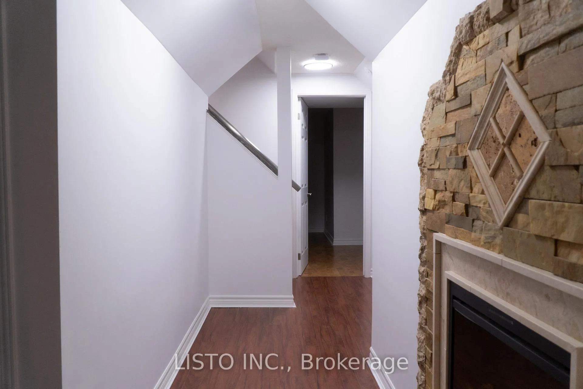 Photo 29 of 128 Sweetwood Circle, Brampton, Fletcher's Meadow — HOMEH