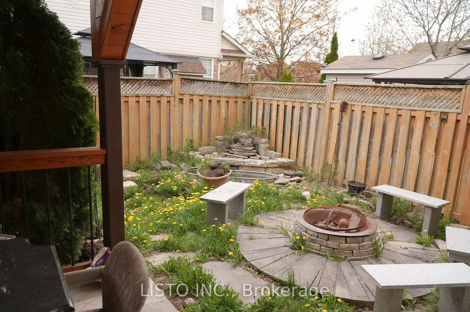 Photo 30 of 128 Sweetwood Circle, Brampton, Fletcher's Meadow — HOMEH