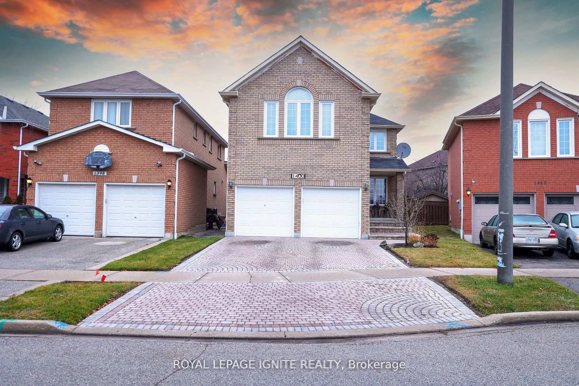 Photo 3 of 1400 Rimon Street, Mississauga, East Credit — HOMEH