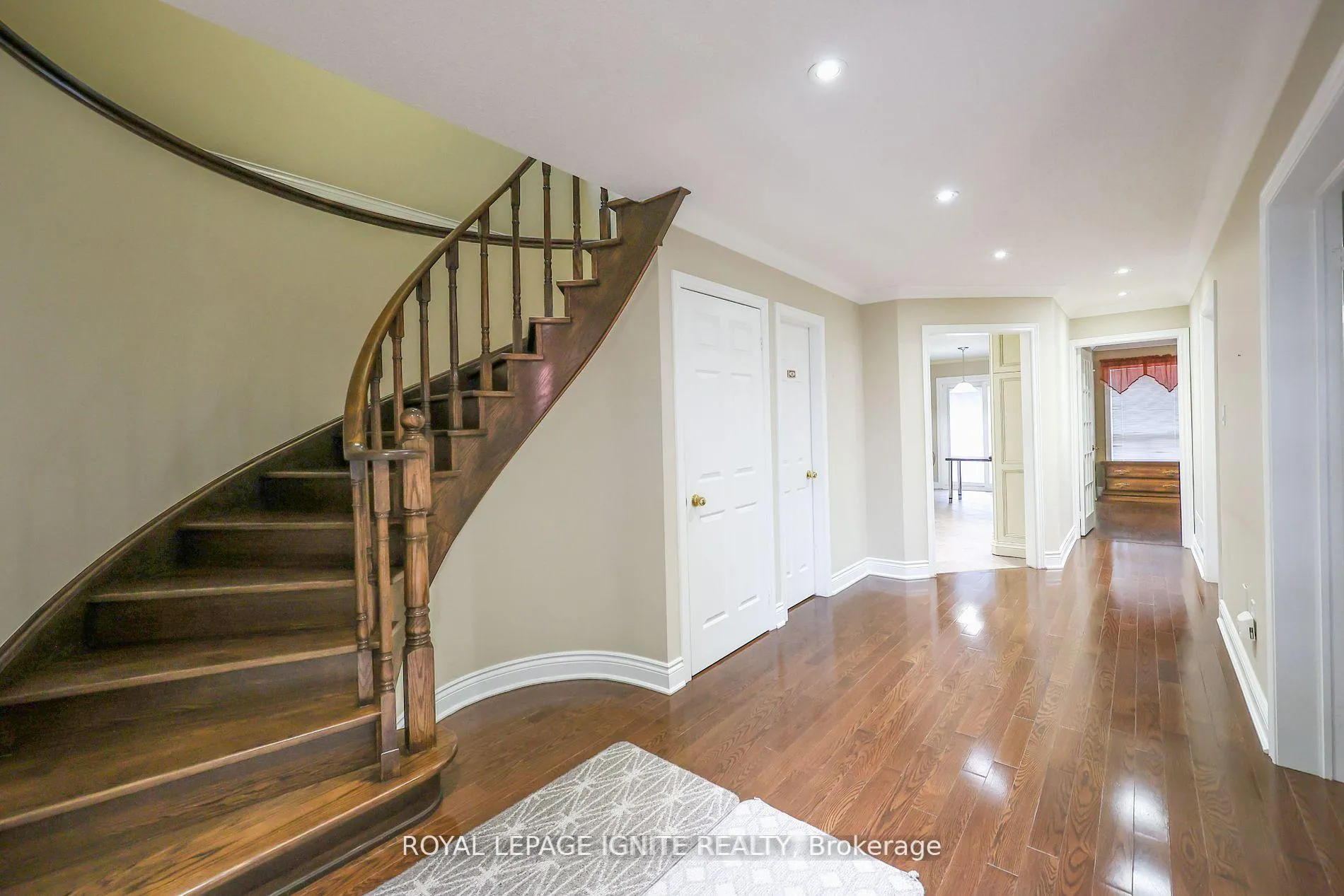 Photo 6 of 1400 Rimon Street, Mississauga, East Credit — HOMEH