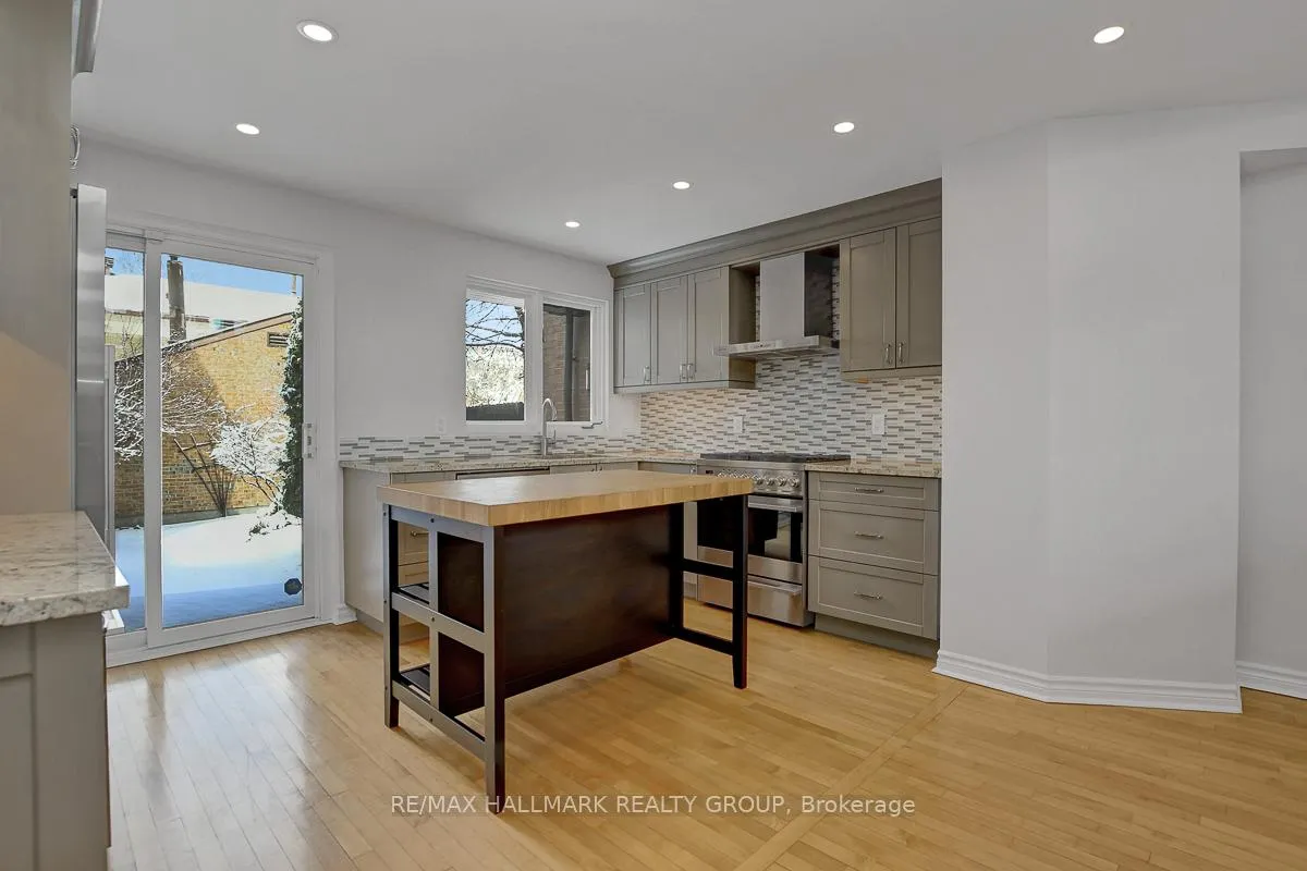 Photo 5 of 261 Bruyere Street, Ottawa, Lower Town — HOMEH