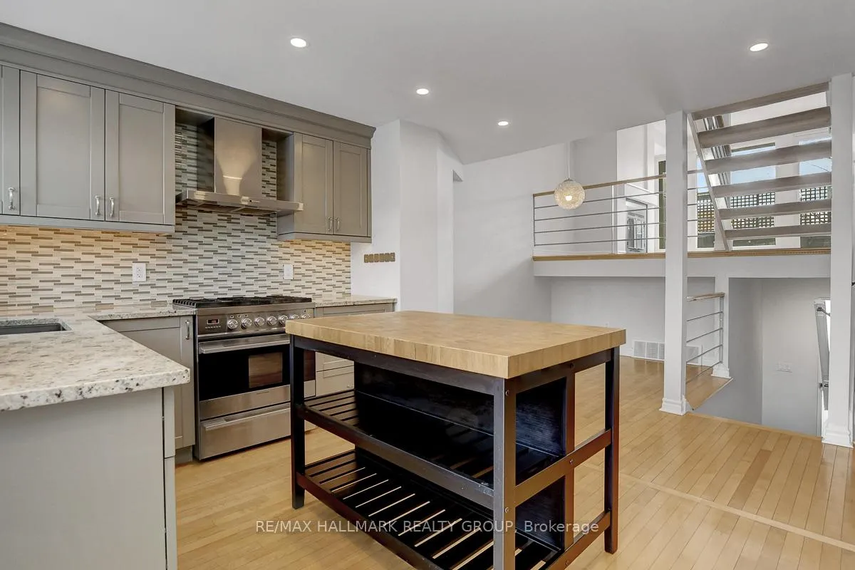 Photo 8 of 261 Bruyere Street, Ottawa, Lower Town — HOMEH
