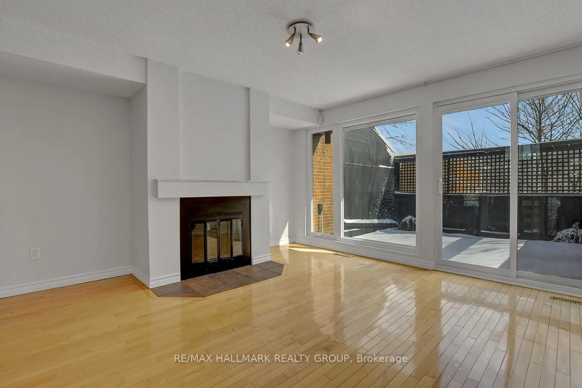 Photo 13 of 261 Bruyere Street, Ottawa, Lower Town — HOMEH