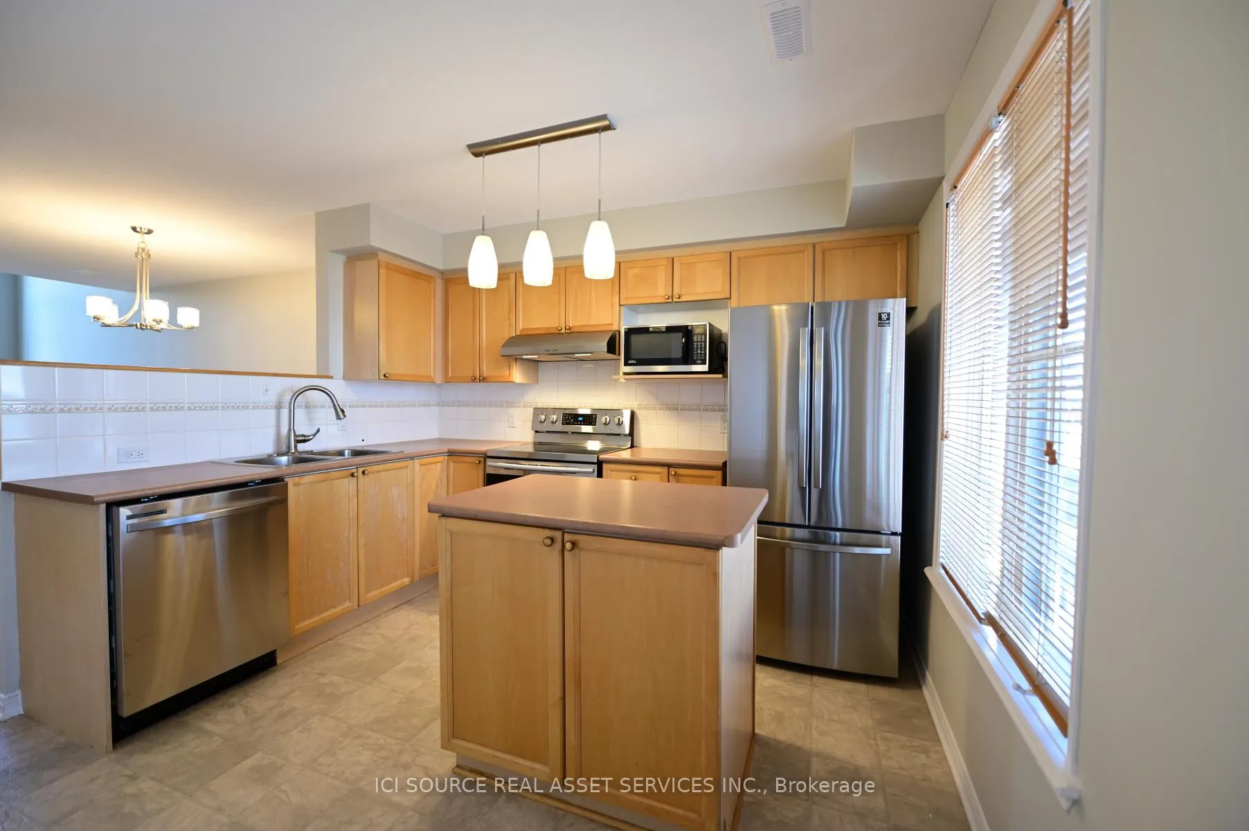 Photo 2 of 4516 Harper Avenue, Ottawa, Carson Grove — HOMEH