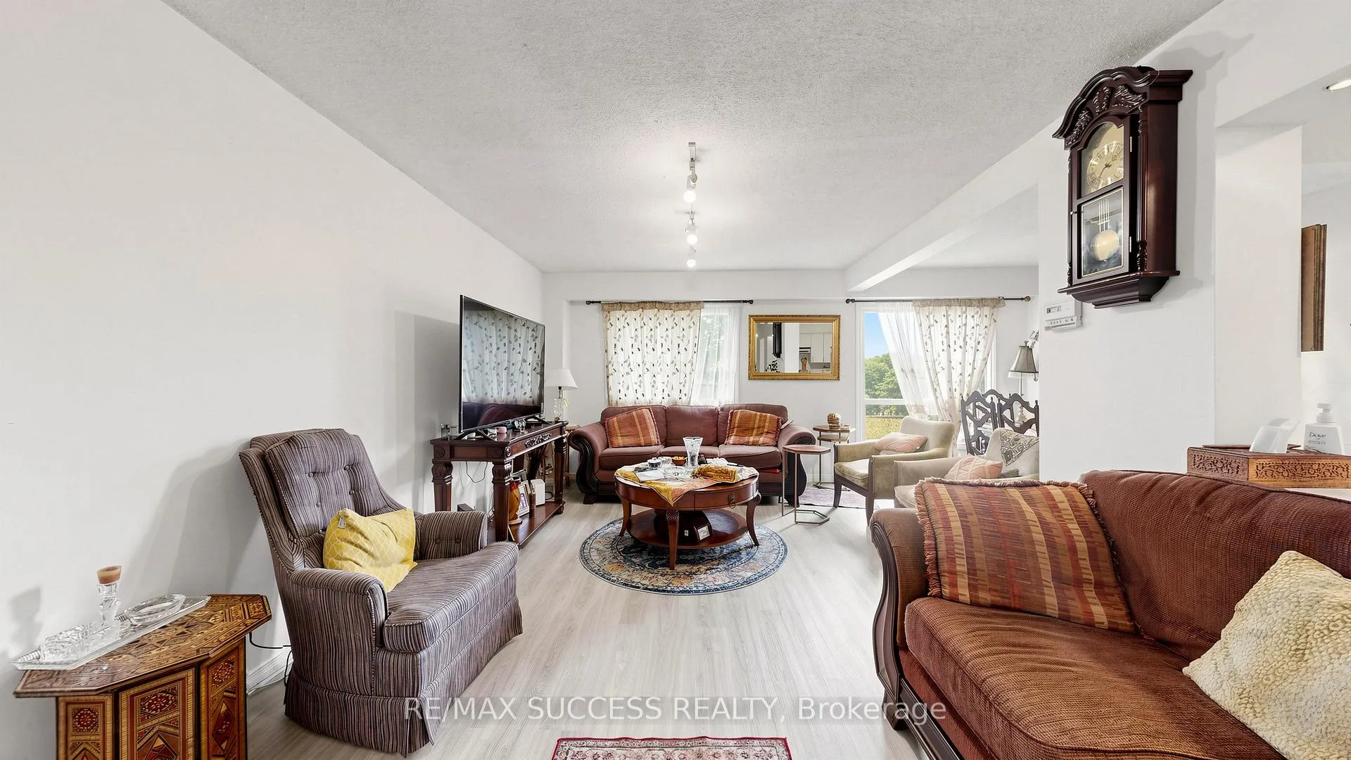 Photo 4 of Unit 19, 2617 Windwood Drive, Mississauga, Meadowvale — HOMEH