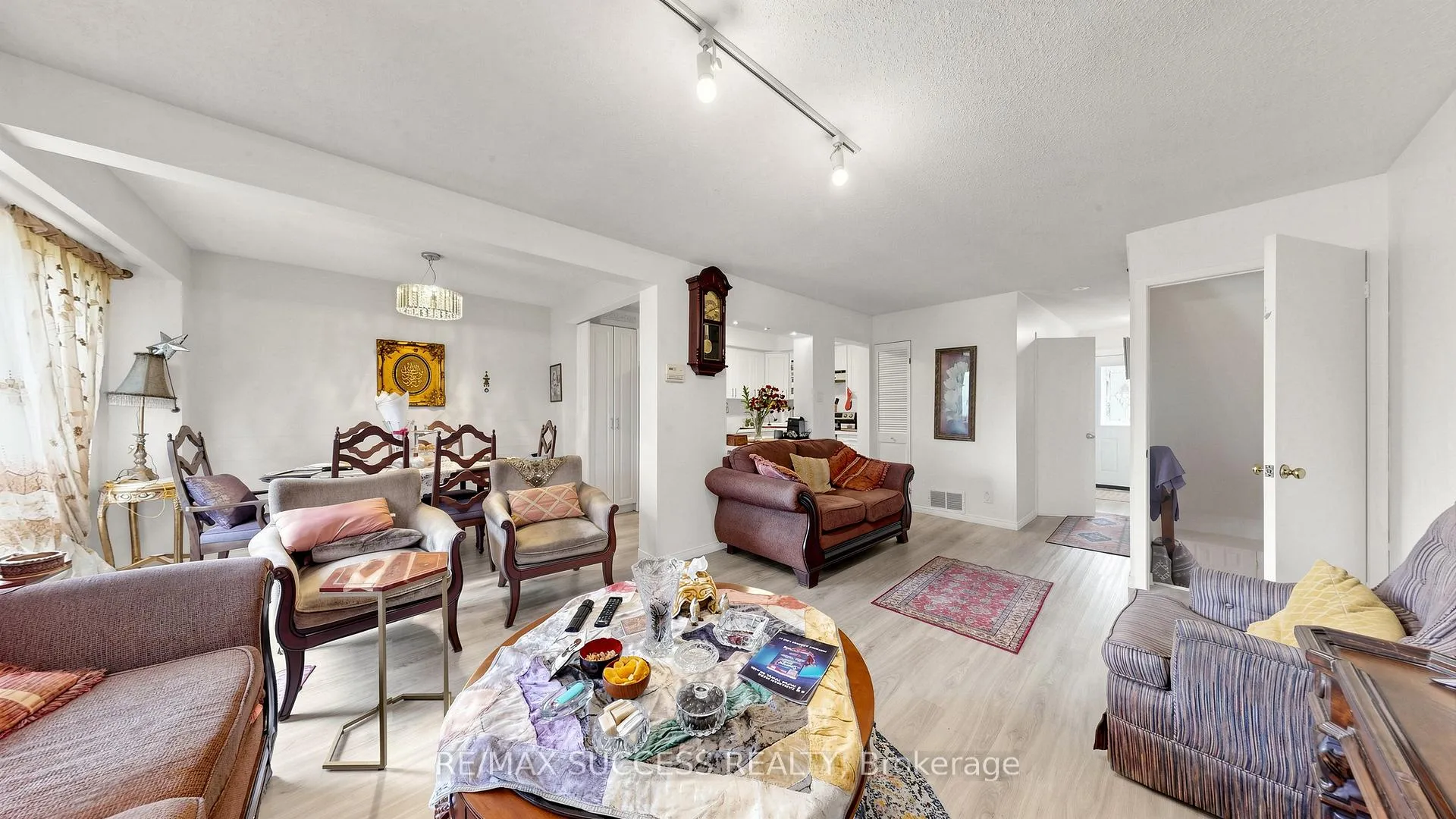 Photo 9 of Unit 19, 2617 Windwood Drive, Mississauga, Meadowvale — HOMEH