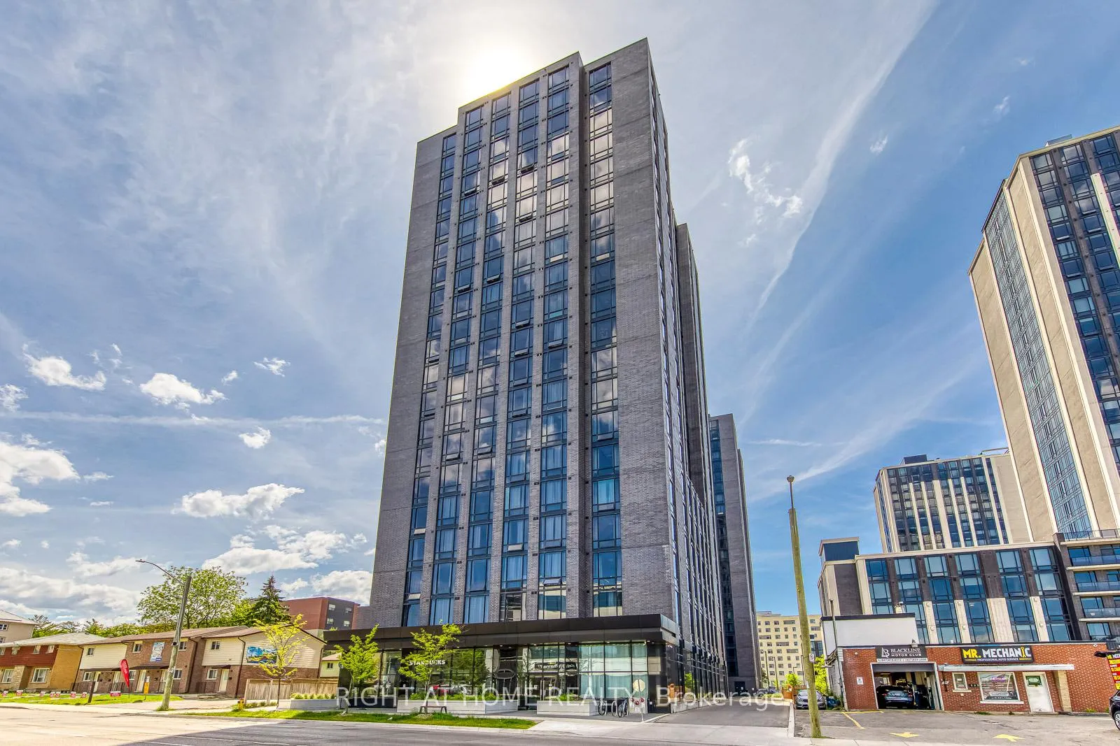 Front of Unit 912, 145 Columbia Street W