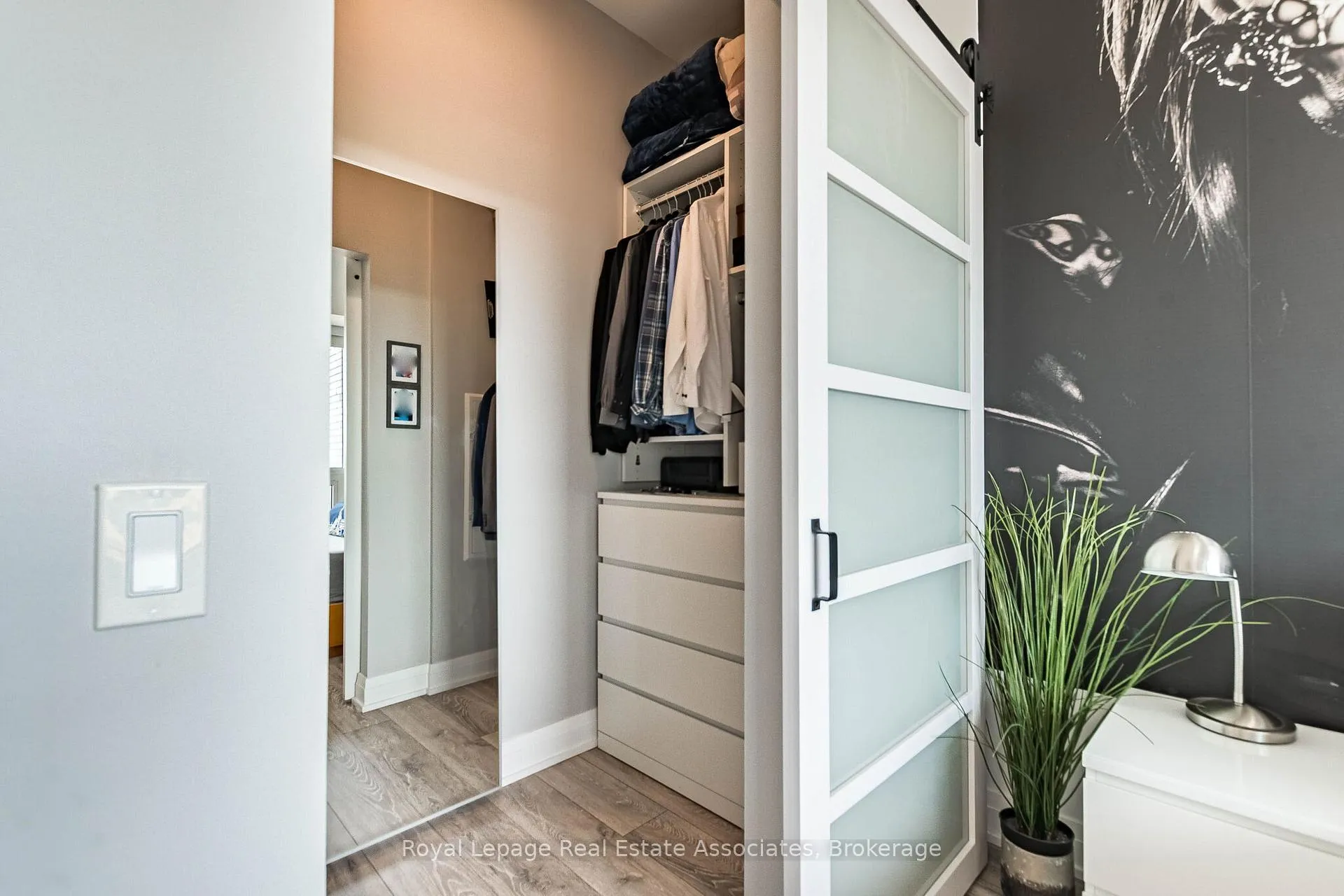 Photo 19 of Unit 706, 21 Park Street E, Mississauga, Port Credit — HOMEH