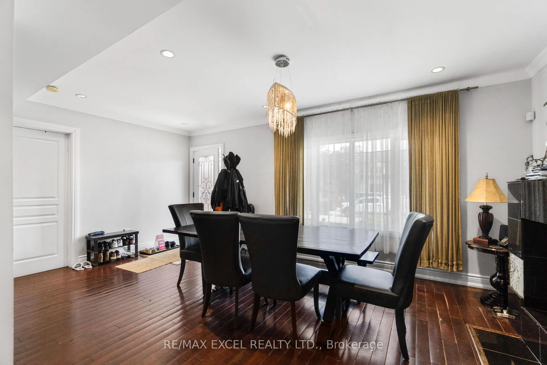 Photo 5 of 381 Niar Avenue, Mississauga, Mineola — HOMEH