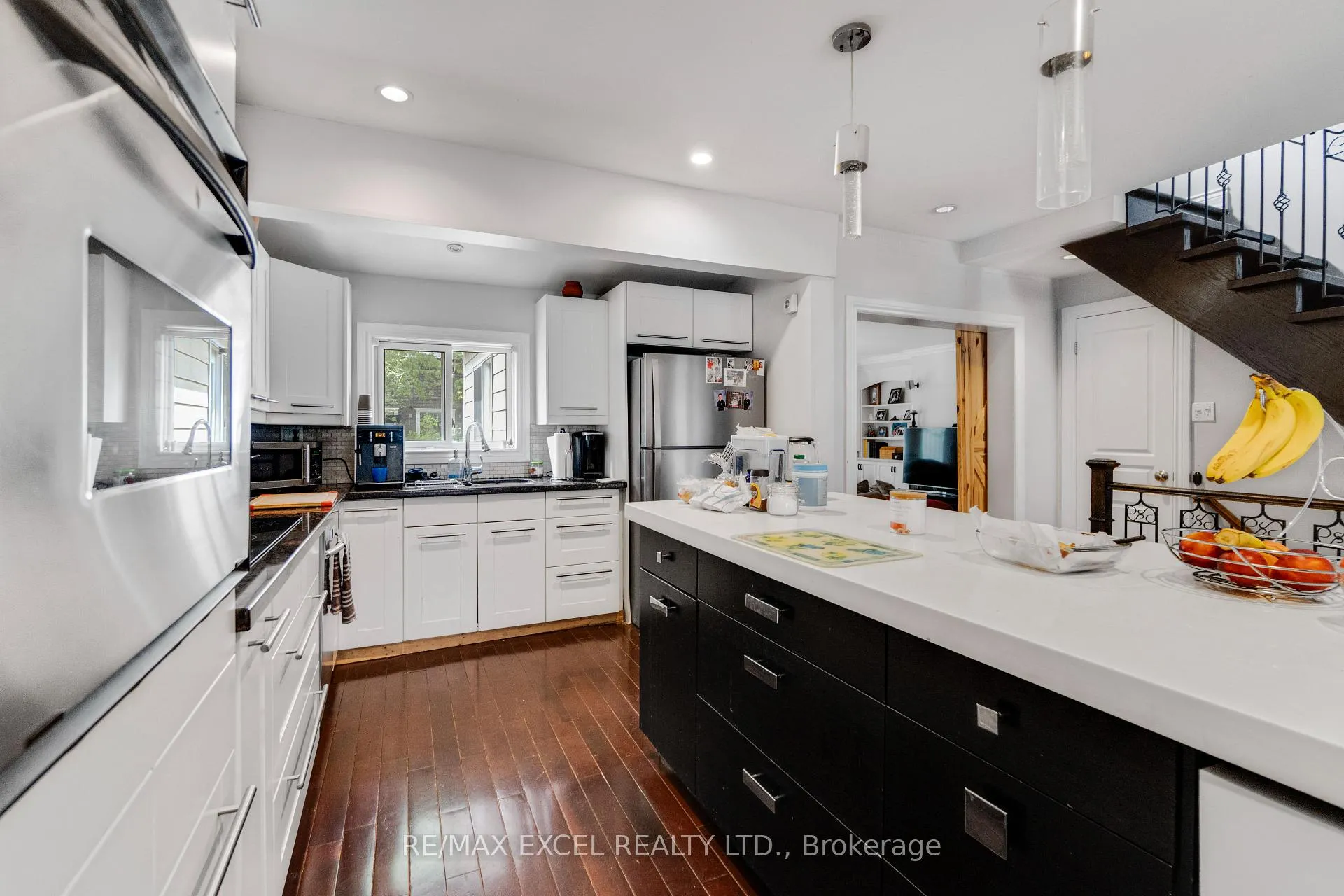 Photo 10 of 381 Niar Avenue, Mississauga, Mineola — HOMEH
