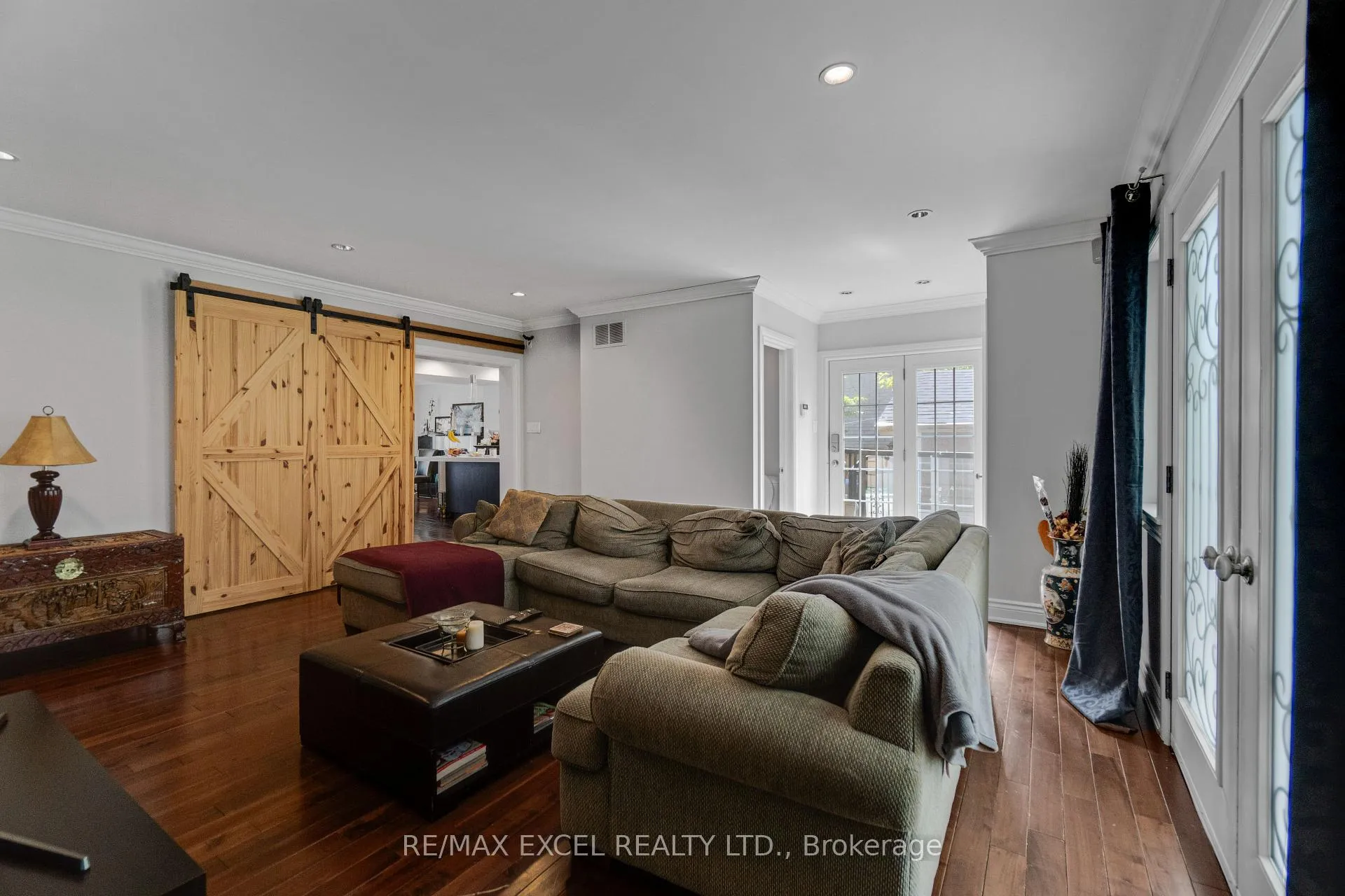 Photo 13 of 381 Niar Avenue, Mississauga, Mineola — HOMEH
