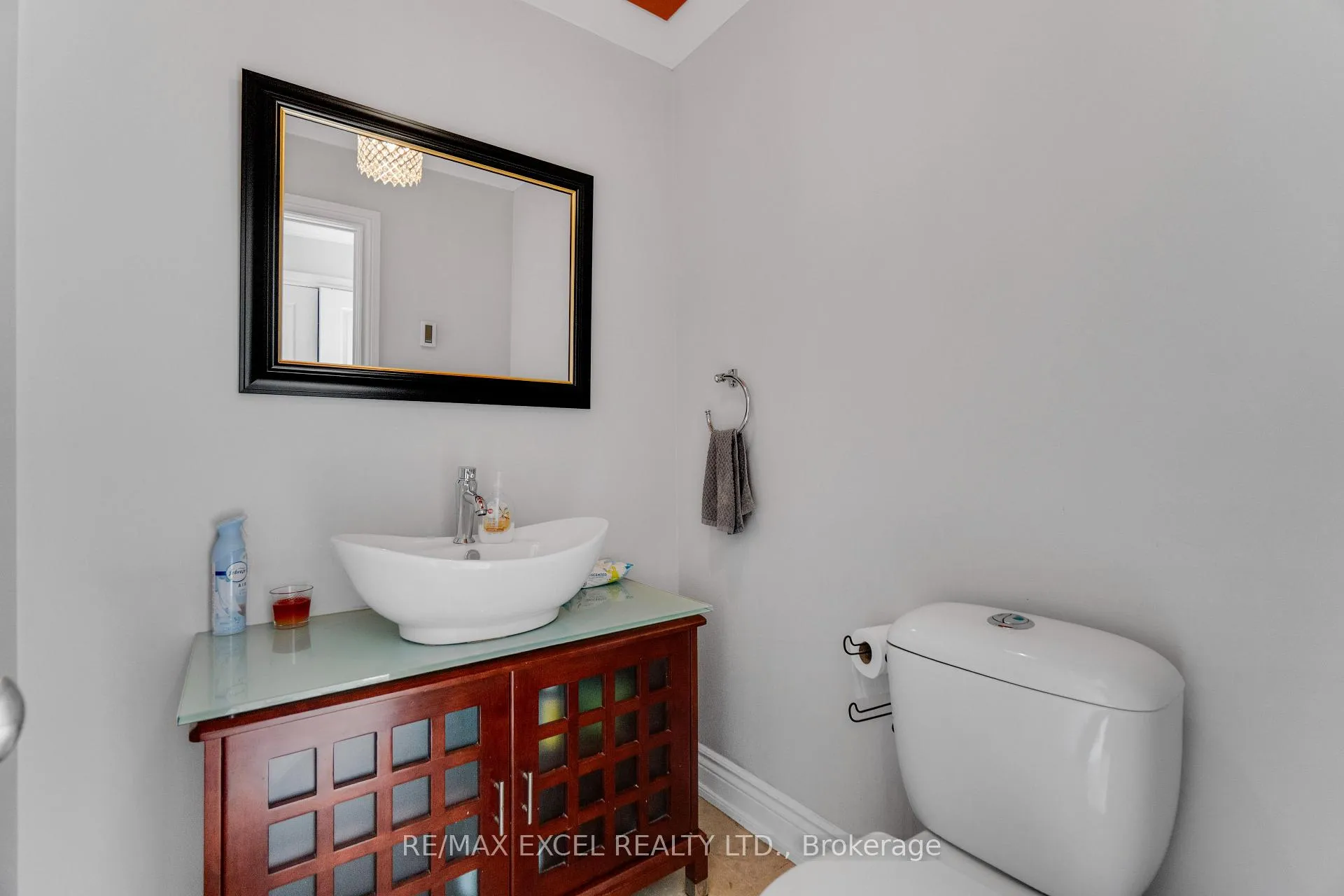 Photo 14 of 381 Niar Avenue, Mississauga, Mineola — HOMEH