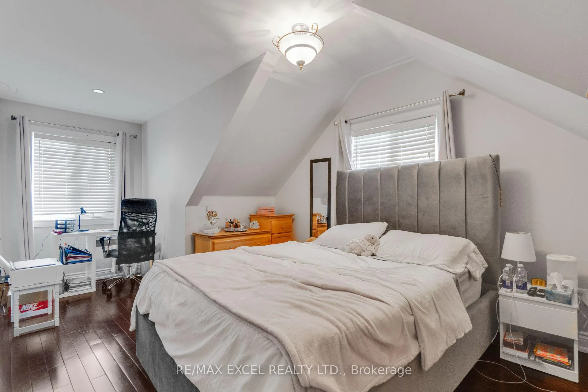 Photo 24 of 381 Niar Avenue, Mississauga, Mineola — HOMEH