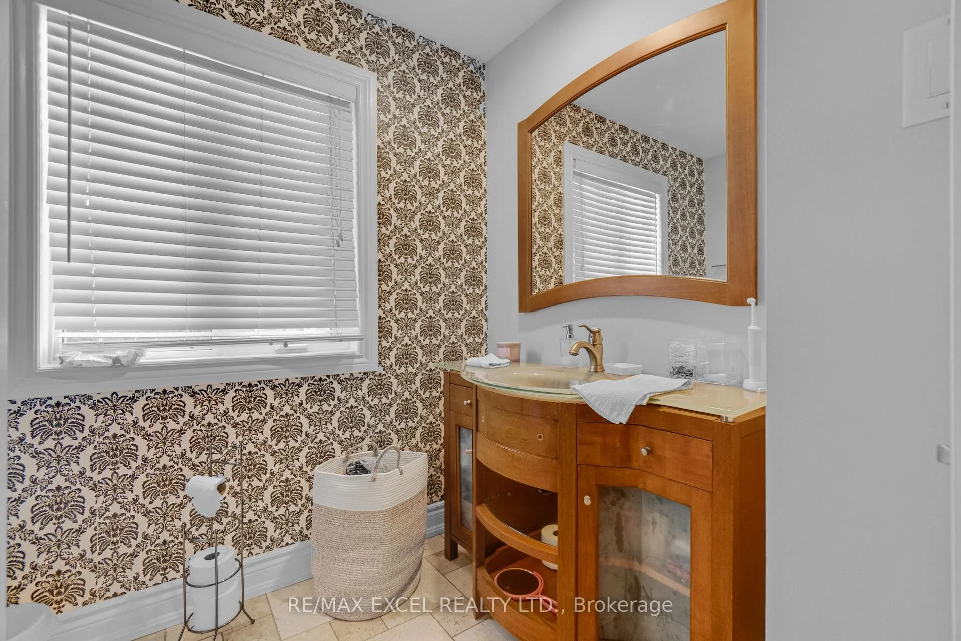 Photo 25 of 381 Niar Avenue, Mississauga, Mineola — HOMEH