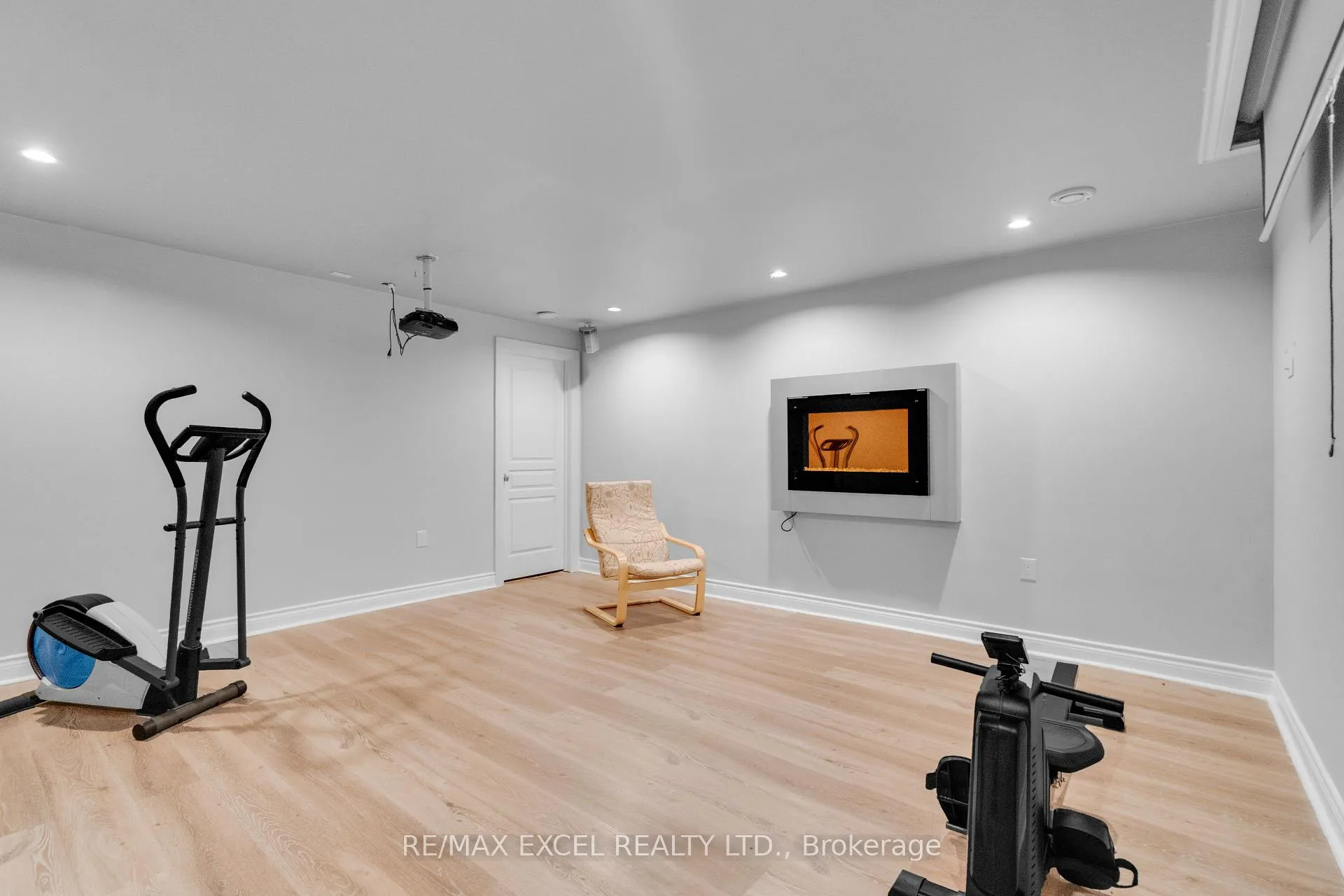 Photo 30 of 381 Niar Avenue, Mississauga, Mineola — HOMEH