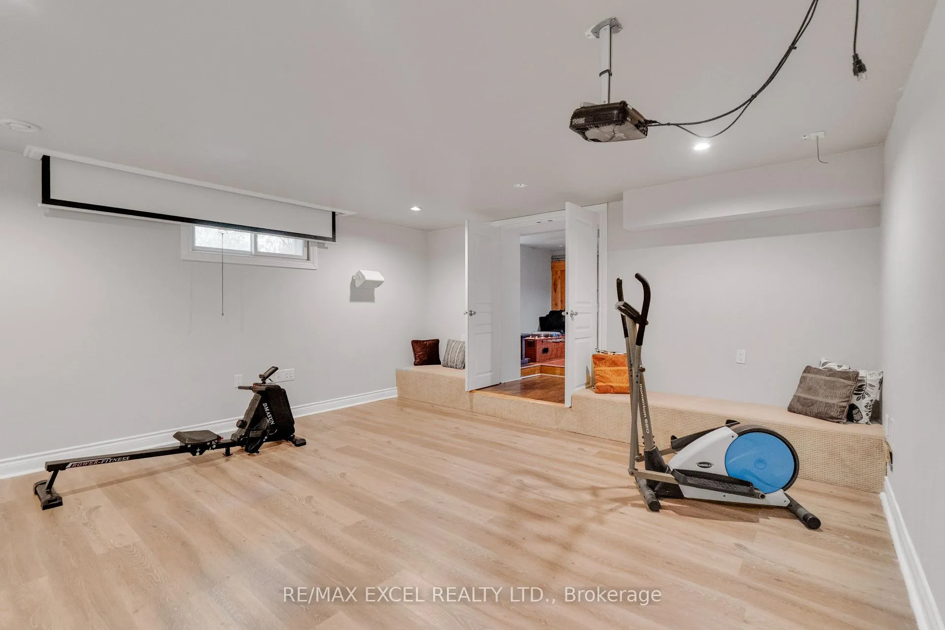 Photo 31 of 381 Niar Avenue, Mississauga, Mineola — HOMEH