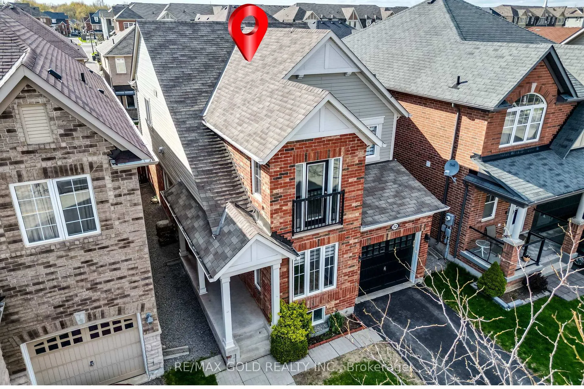 Photo 2 of 32 Haverty Trail, Brampton, Northwest Brampton — HOMEH