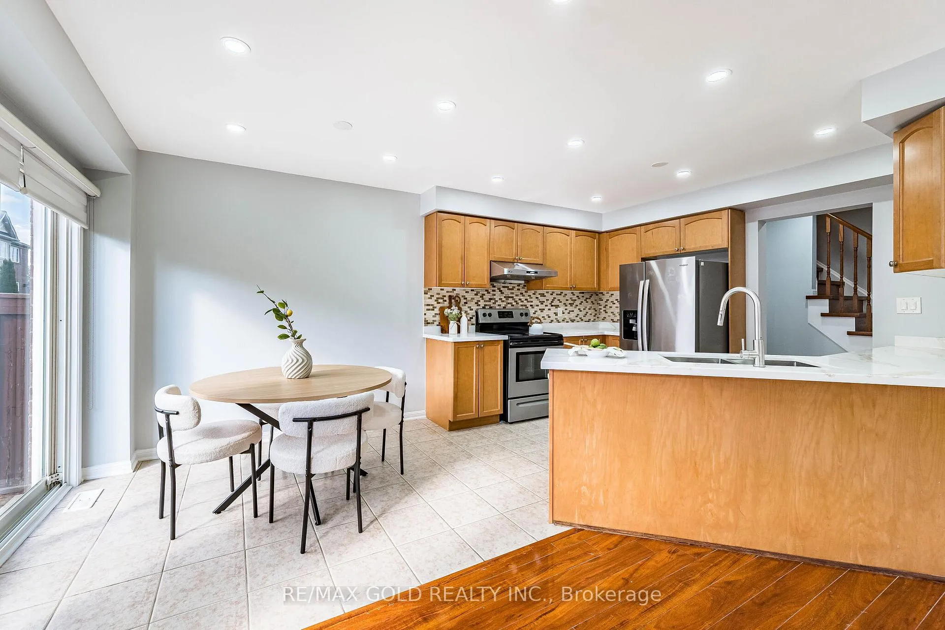 Photo 15 of 32 Haverty Trail, Brampton, Northwest Brampton — HOMEH