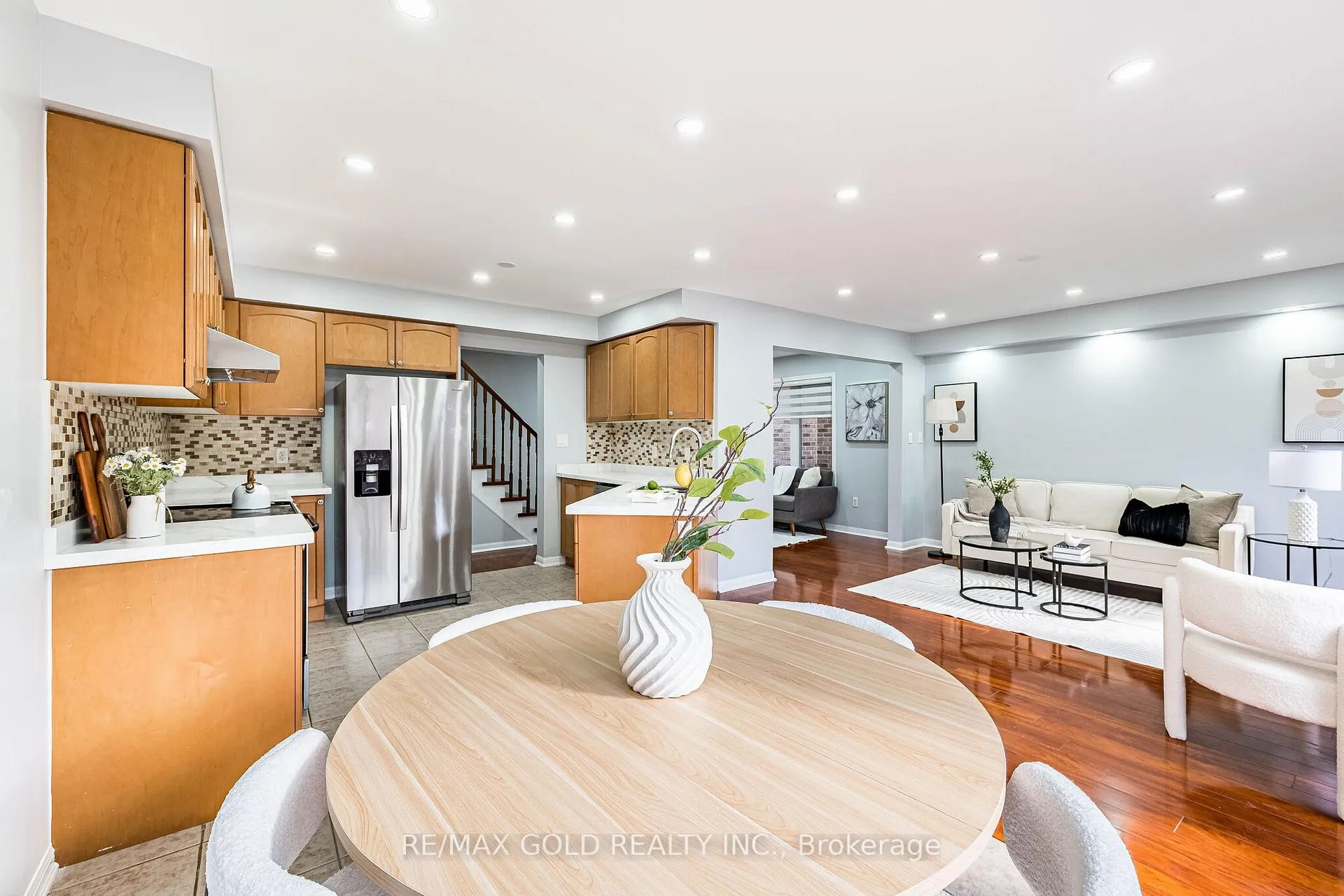 Photo 16 of 32 Haverty Trail, Brampton, Northwest Brampton — HOMEH