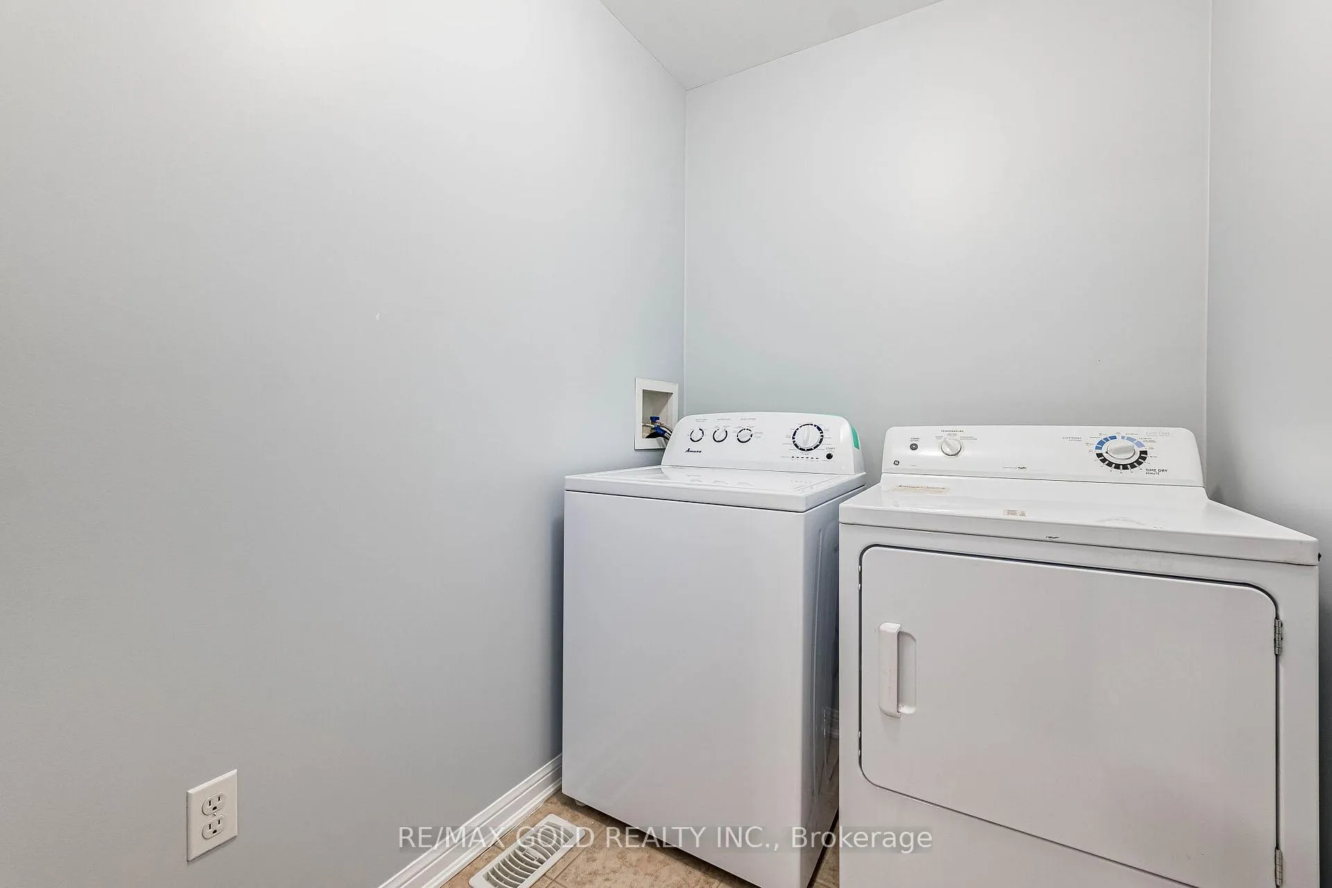 Photo 31 of 32 Haverty Trail, Brampton, Northwest Brampton — HOMEH