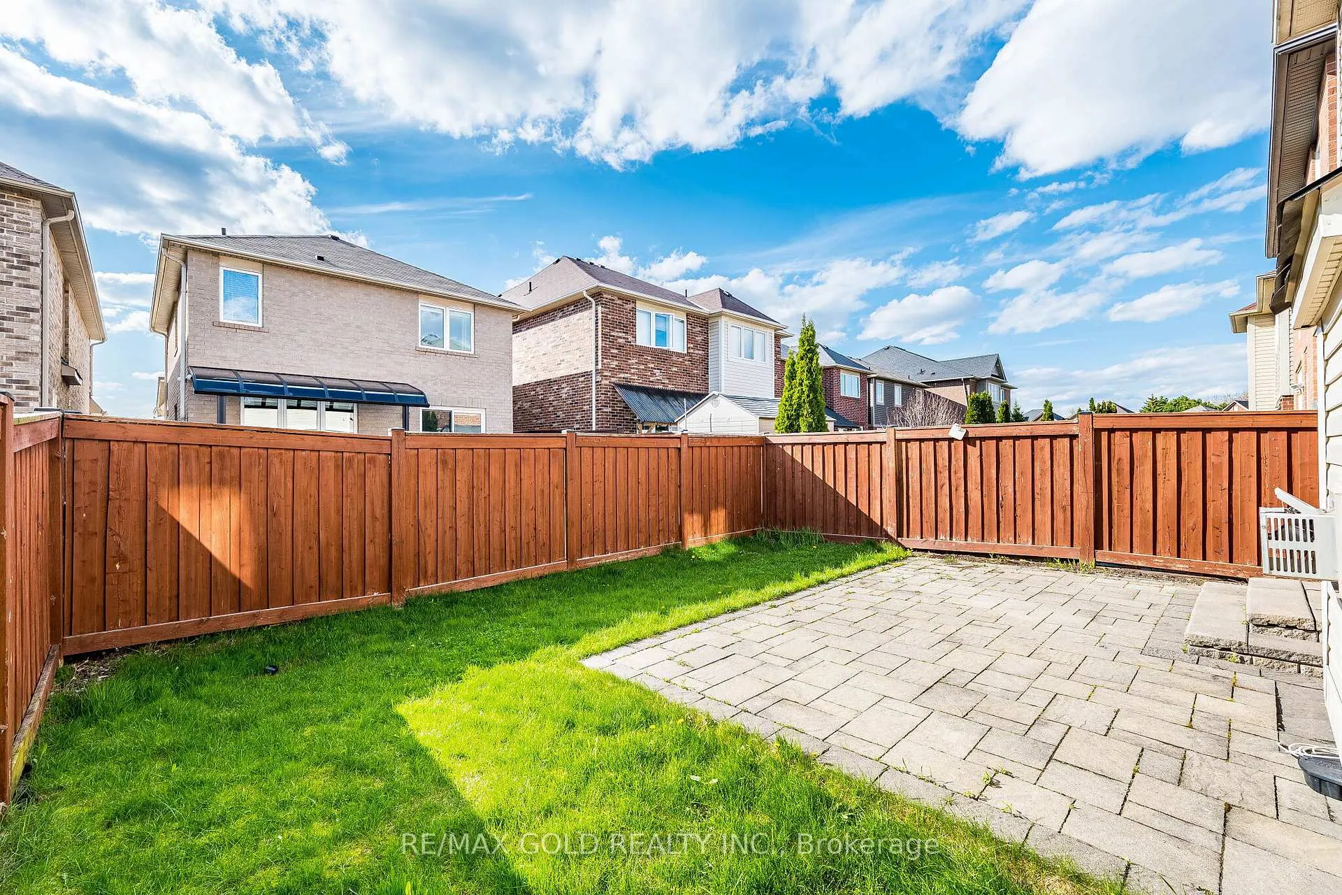 Photo 34 of 32 Haverty Trail, Brampton, Northwest Brampton — HOMEH
