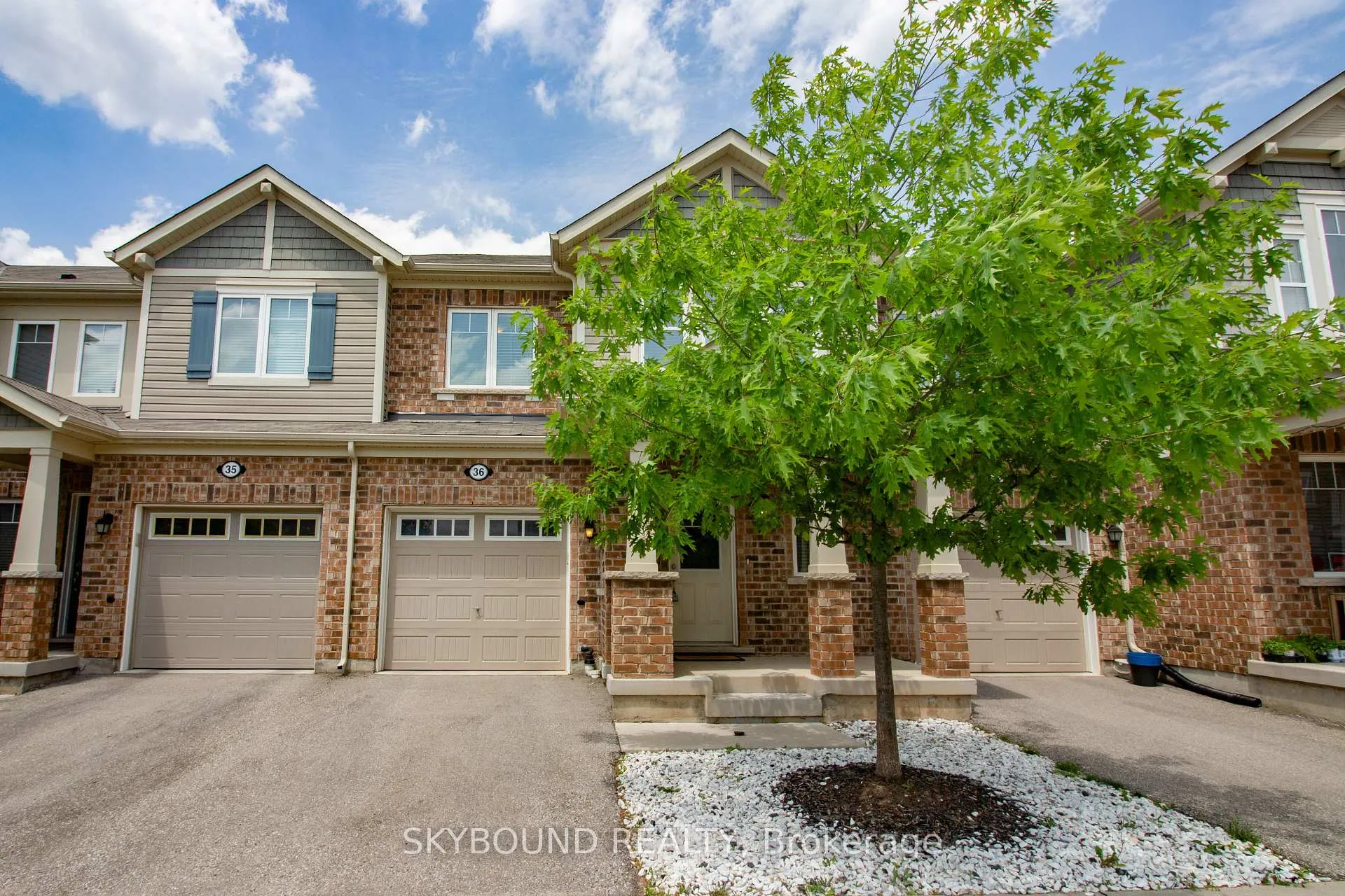 Photo 2 of Unit 36, 22 Spring Creek Drive, Hamilton, Waterdown — HOMEH