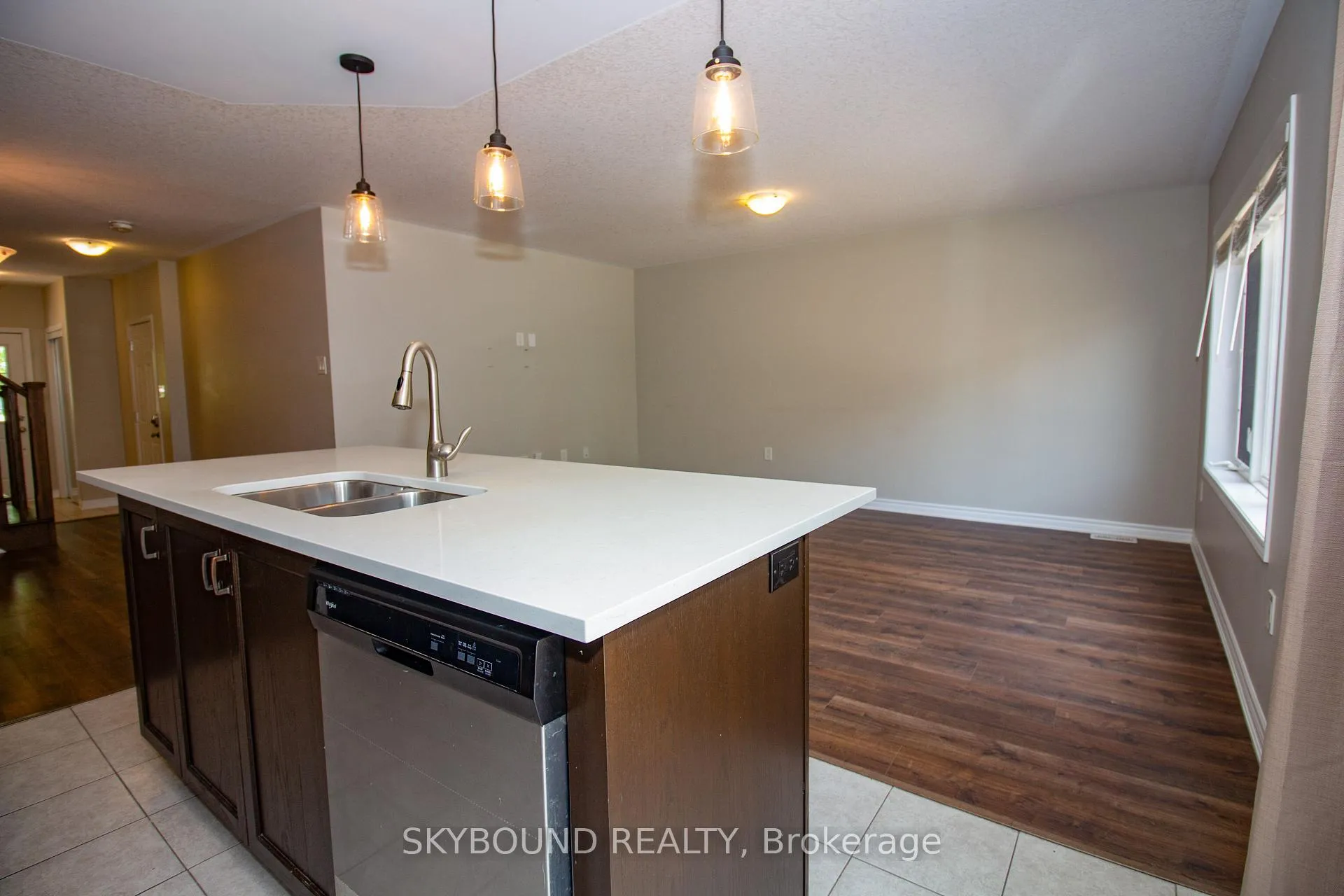 Photo 8 of Unit 36, 22 Spring Creek Drive, Hamilton, Waterdown — HOMEH