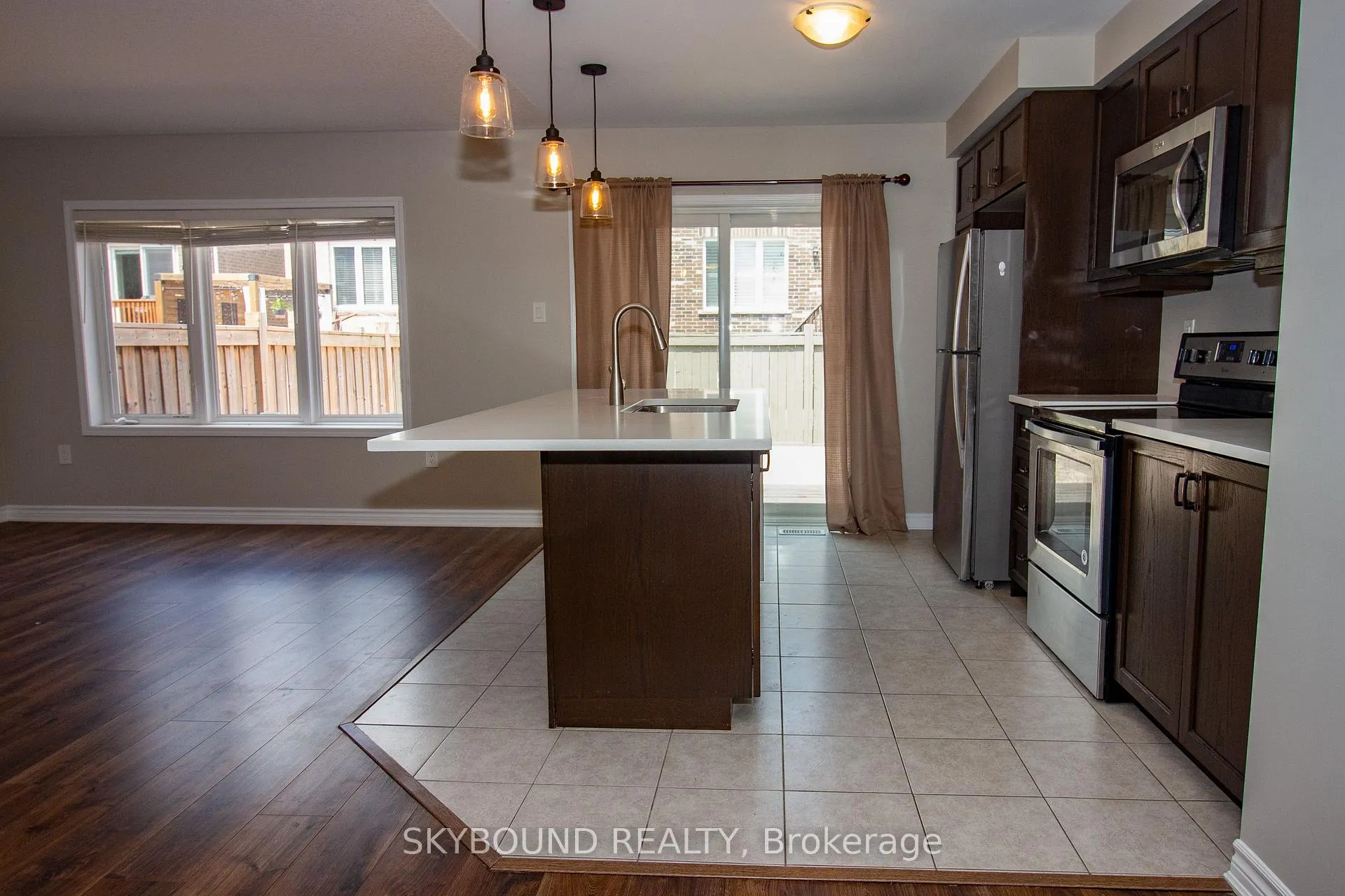 Photo 11 of Unit 36, 22 Spring Creek Drive, Hamilton, Waterdown — HOMEH