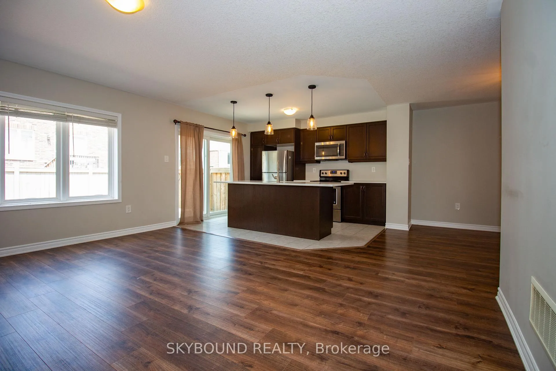 Photo 12 of Unit 36, 22 Spring Creek Drive, Hamilton, Waterdown — HOMEH