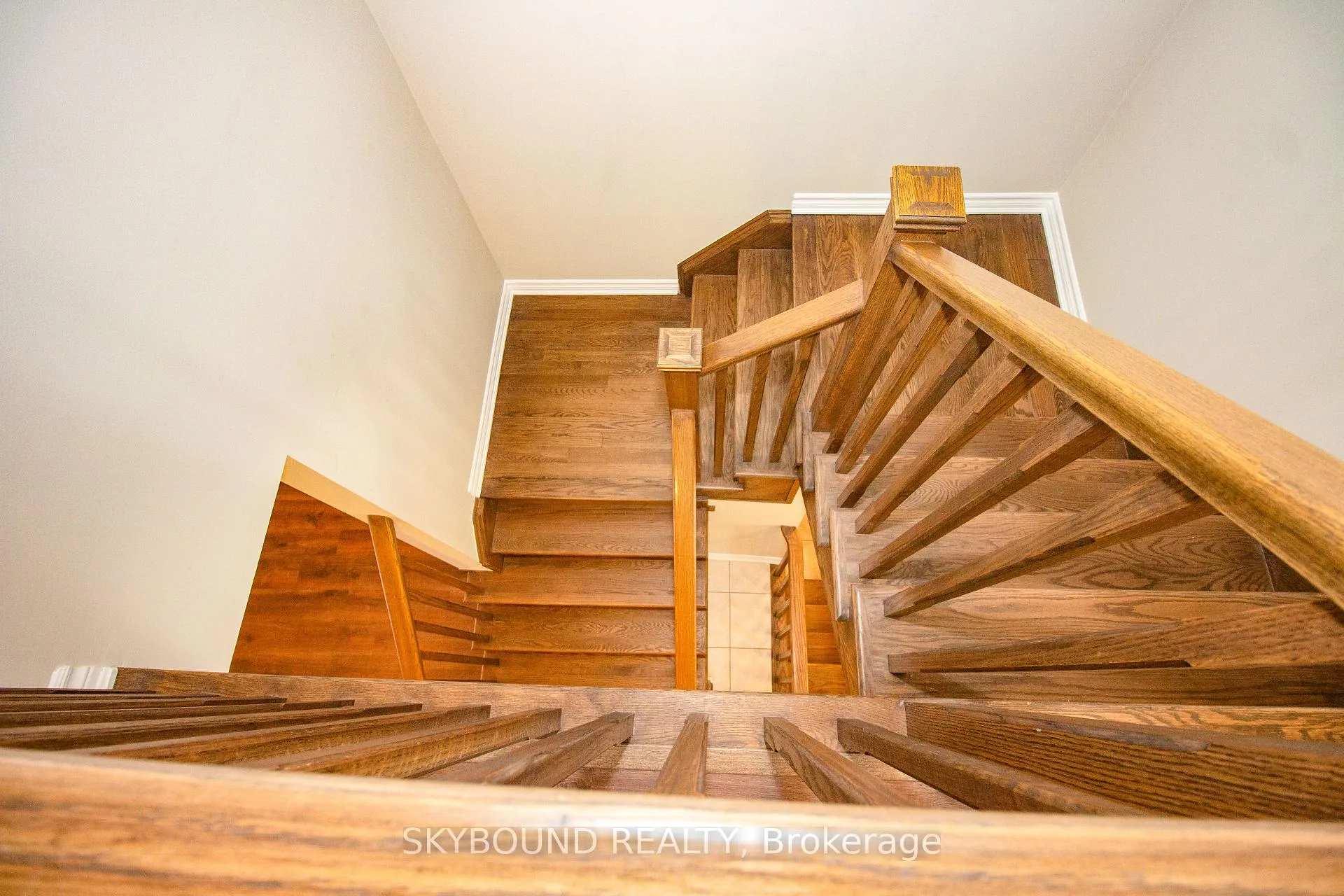 Photo 17 of Unit 36, 22 Spring Creek Drive, Hamilton, Waterdown — HOMEH