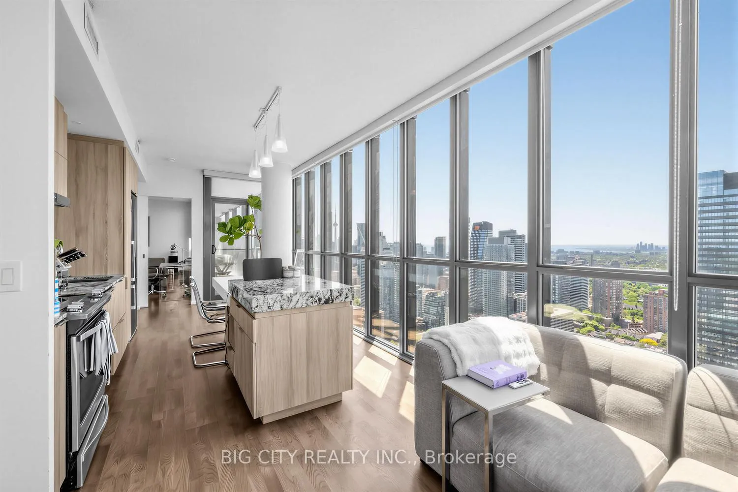 Photo 3 of Unit 4406, 101 Charles Street E, Toronto, Church-Yonge Corridor — HOMEH