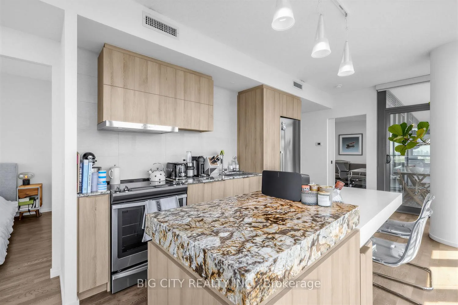 Photo 5 of Unit 4406, 101 Charles Street E, Toronto, Church-Yonge Corridor — HOMEH