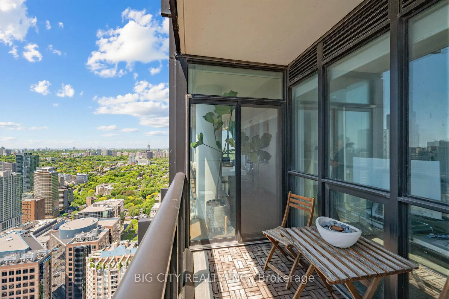 Photo 16 of Unit 4406, 101 Charles Street E, Toronto, Church-Yonge Corridor — HOMEH