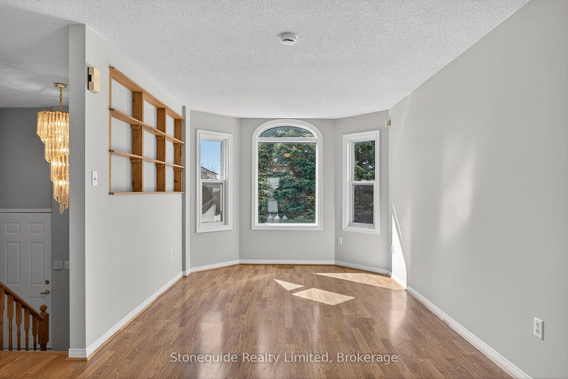 Photo 7 of 2 Goodwin Avenue, Clarington, Bowmanville — HOMEH