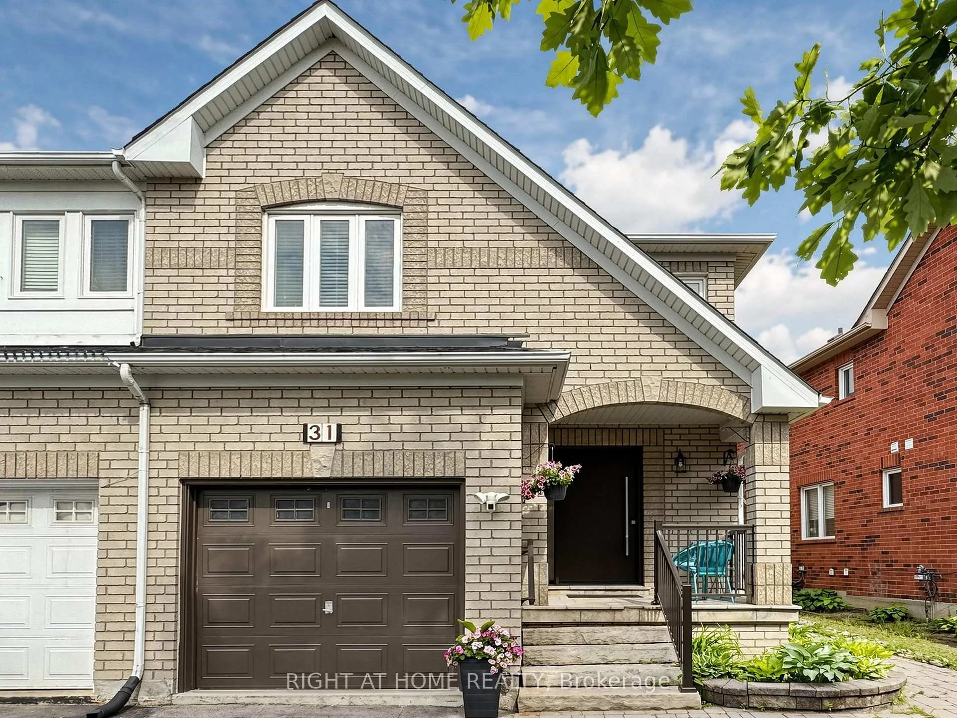 Photo 2 of 31 National Pine Drive, Vaughan, Vellore Village — HOMEH
