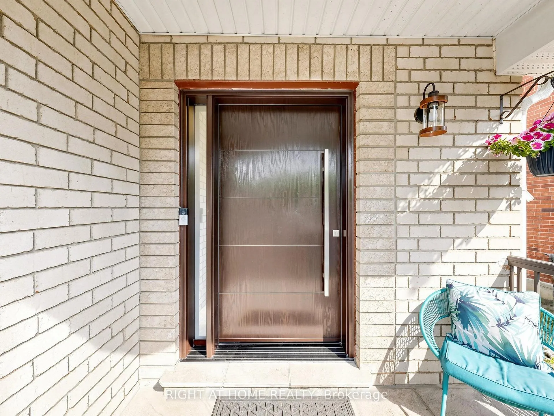 Photo 3 of 31 National Pine Drive, Vaughan, Vellore Village — HOMEH