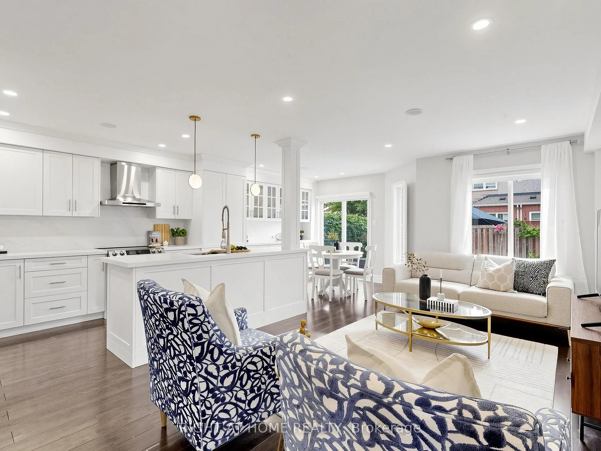 Photo 5 of 31 National Pine Drive, Vaughan, Vellore Village — HOMEH