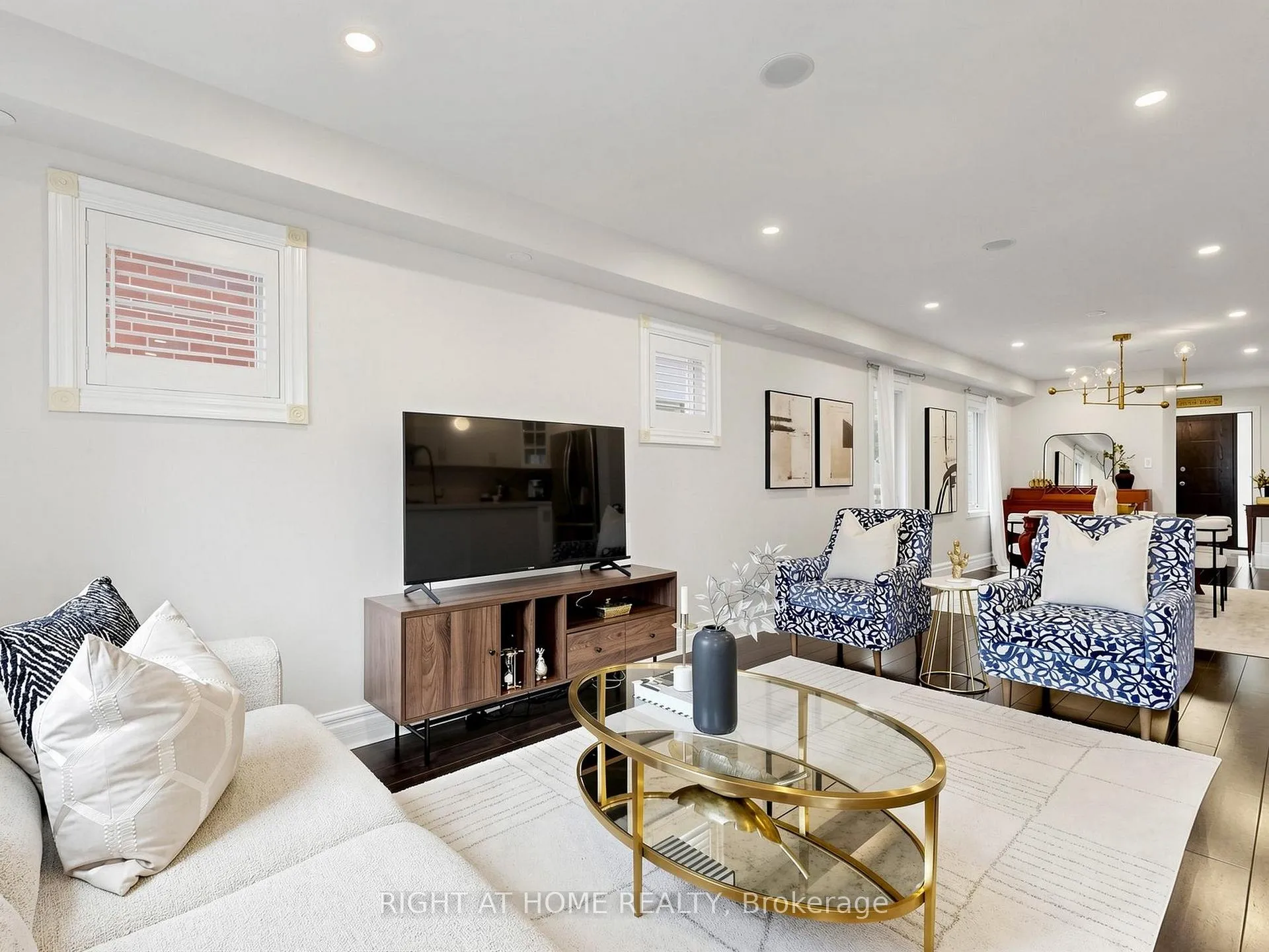 Photo 6 of 31 National Pine Drive, Vaughan, Vellore Village — HOMEH