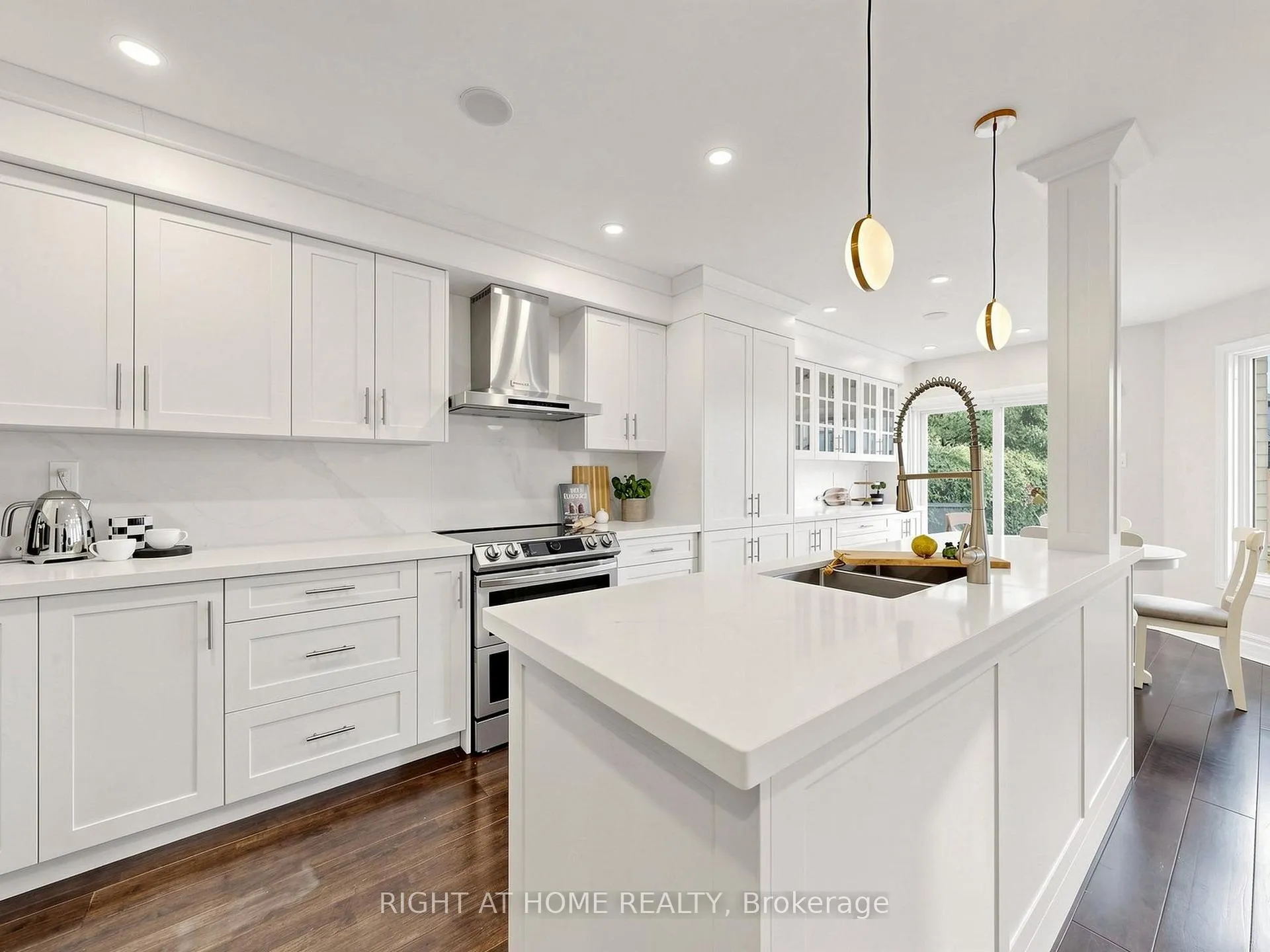 Photo 13 of 31 National Pine Drive, Vaughan, Vellore Village — HOMEH