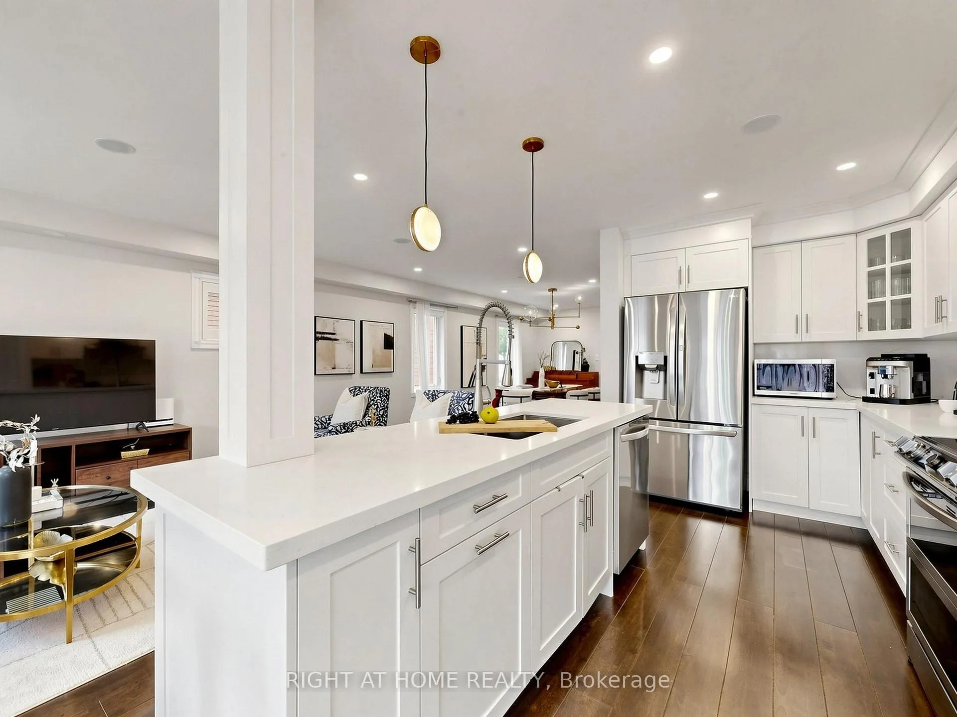 Photo 14 of 31 National Pine Drive, Vaughan, Vellore Village — HOMEH
