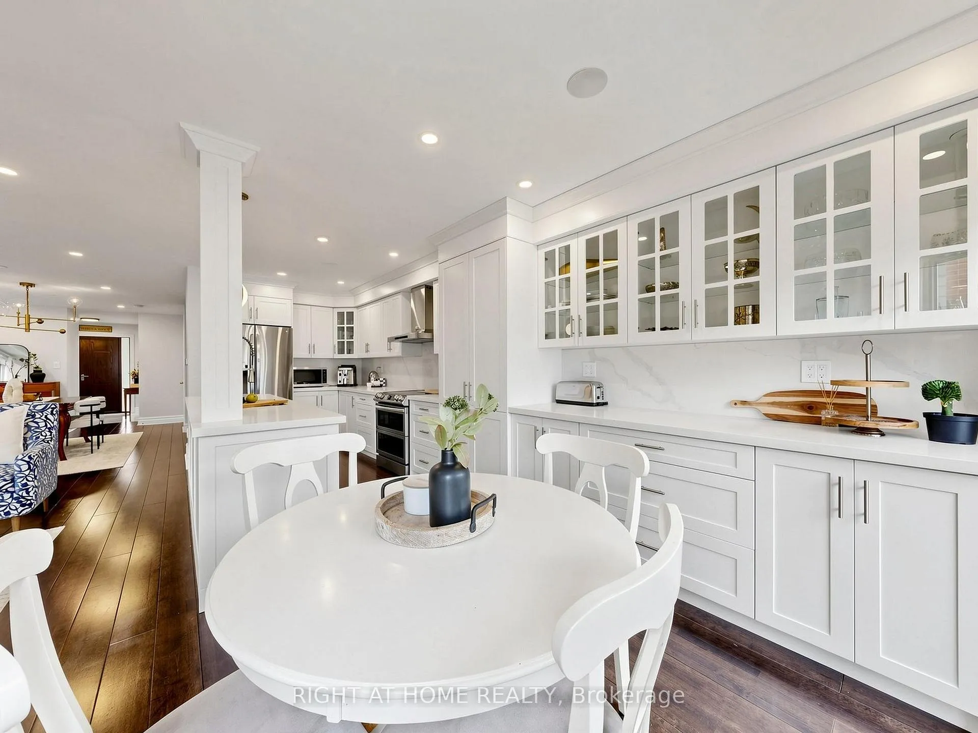 Photo 18 of 31 National Pine Drive, Vaughan, Vellore Village — HOMEH