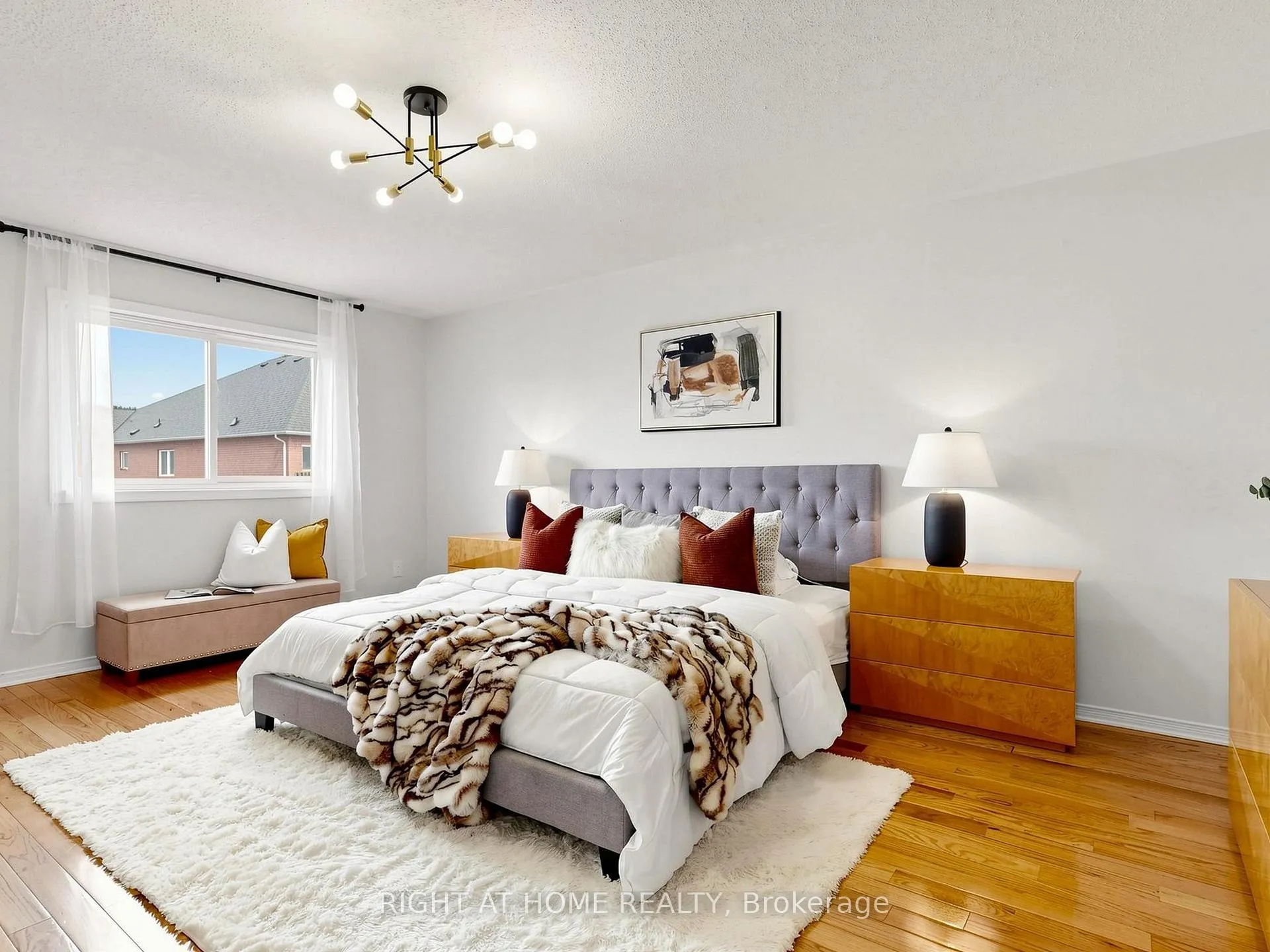 Photo 24 of 31 National Pine Drive, Vaughan, Vellore Village — HOMEH