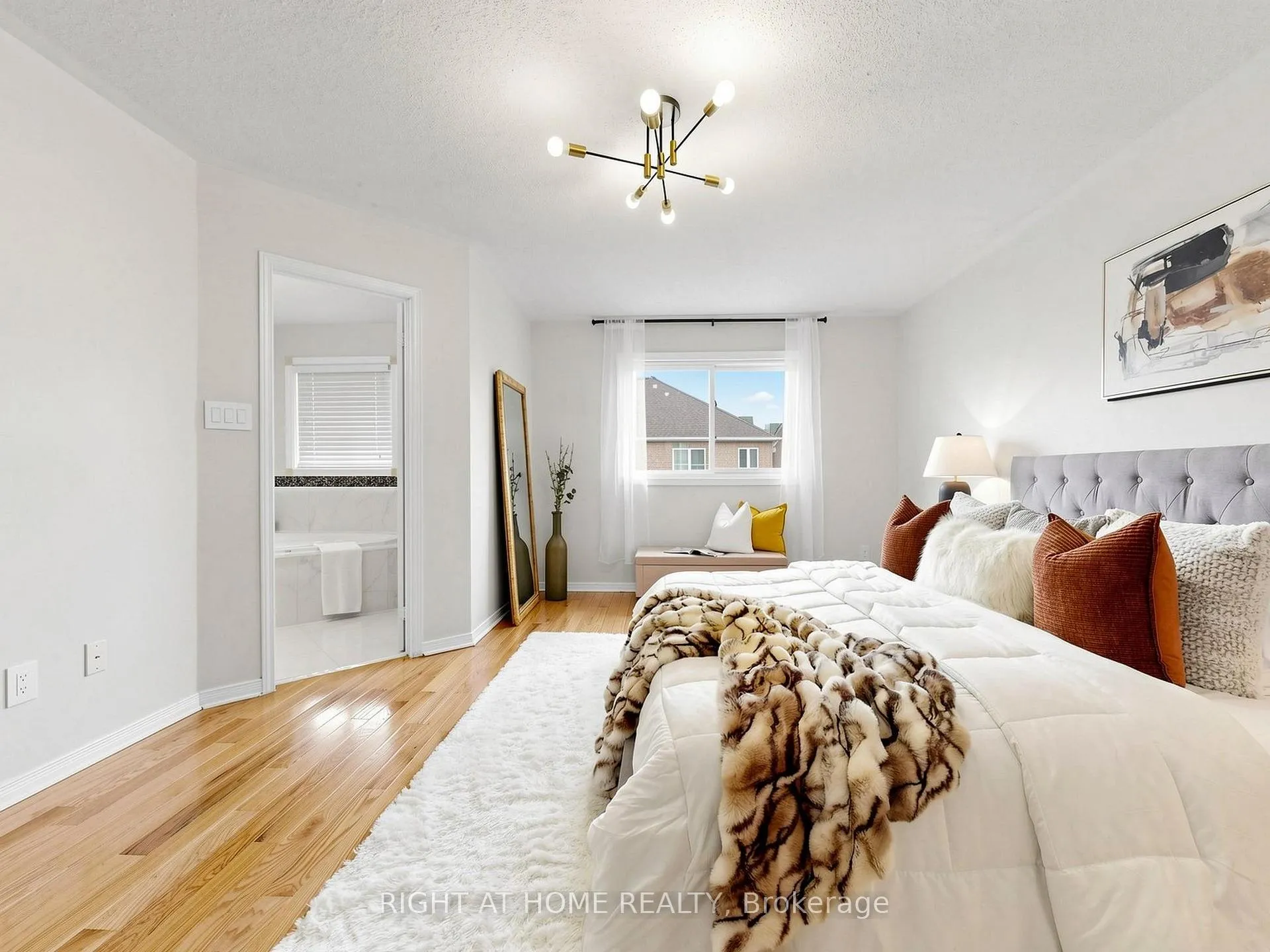 Photo 26 of 31 National Pine Drive, Vaughan, Vellore Village — HOMEH