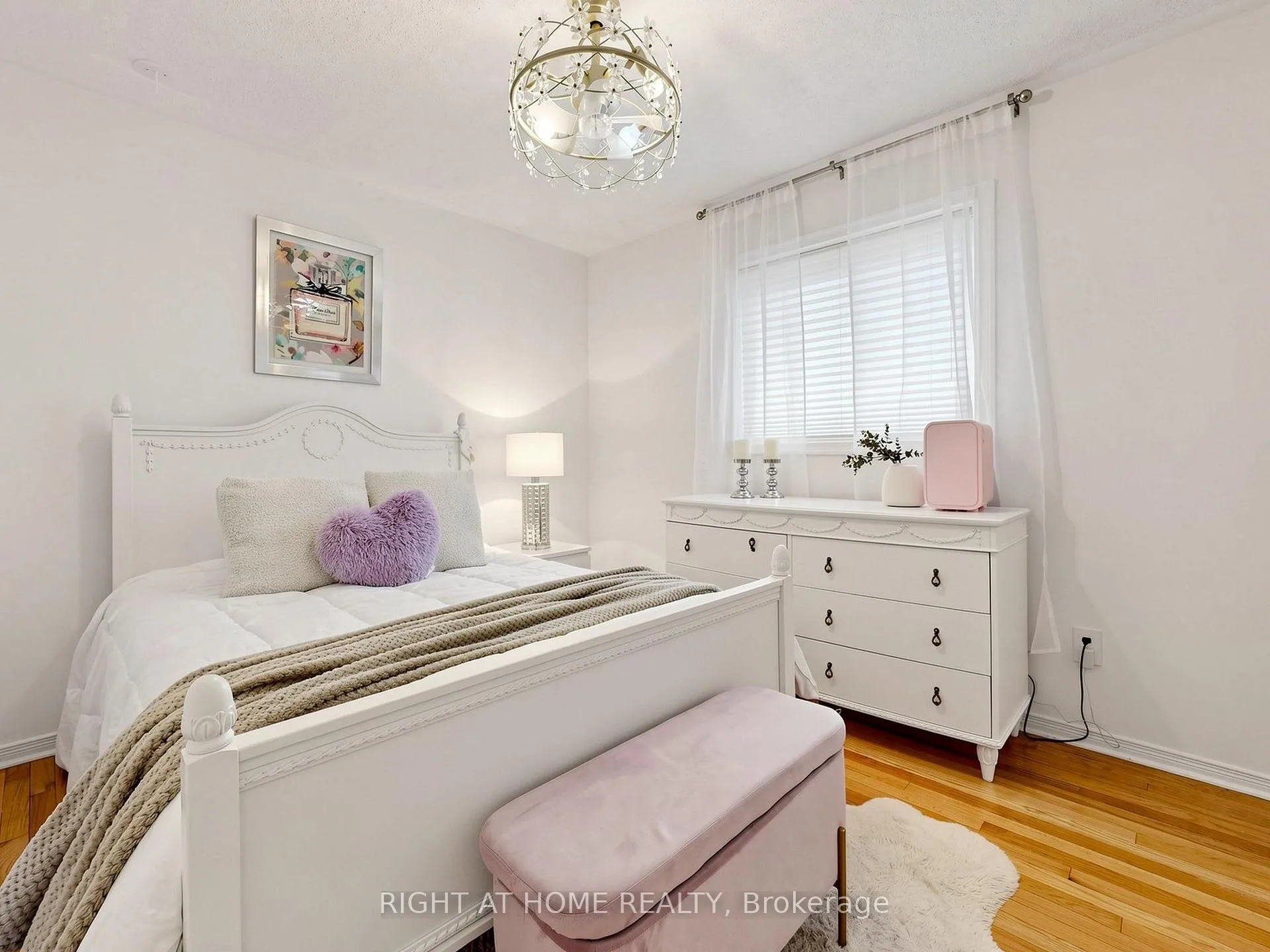 Photo 29 of 31 National Pine Drive, Vaughan, Vellore Village — HOMEH