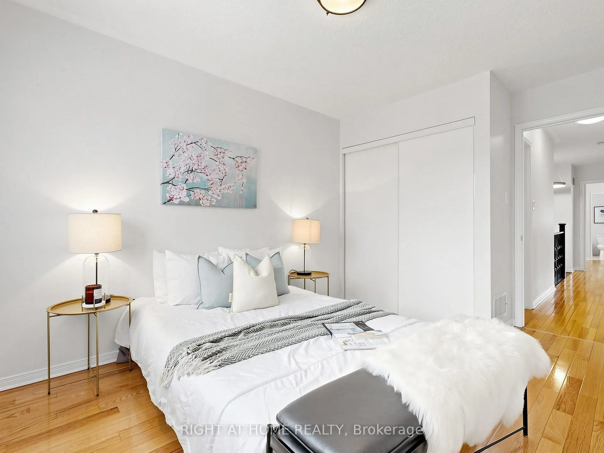 Photo 32 of 31 National Pine Drive, Vaughan, Vellore Village — HOMEH