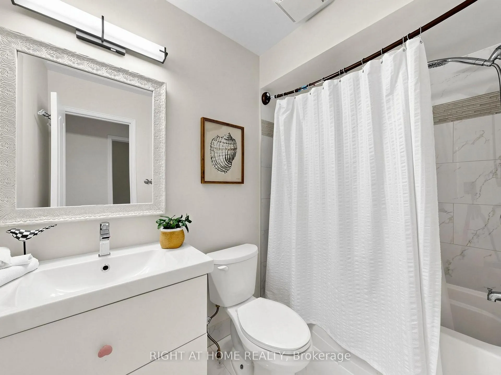 Photo 33 of 31 National Pine Drive, Vaughan, Vellore Village — HOMEH