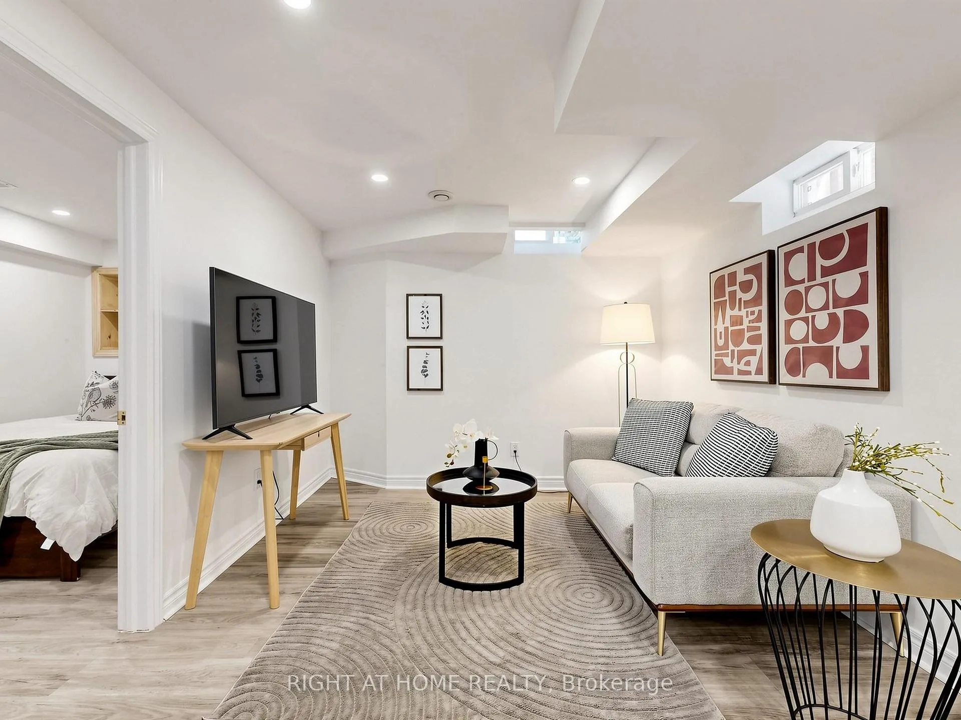 Photo 37 of 31 National Pine Drive, Vaughan, Vellore Village — HOMEH