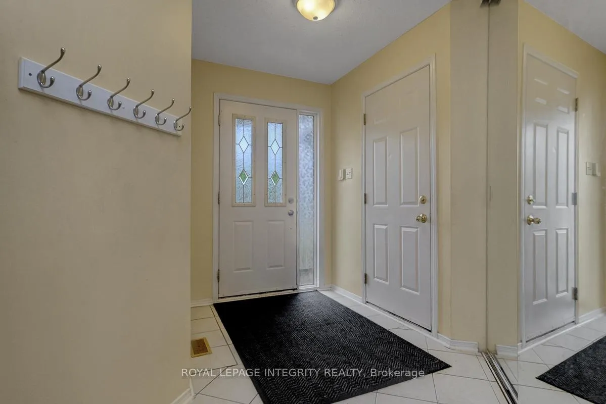 Photo 4 of 45 Stonemeadow Drive, Ottawa, Kanata - Bridlewood — HOMEH