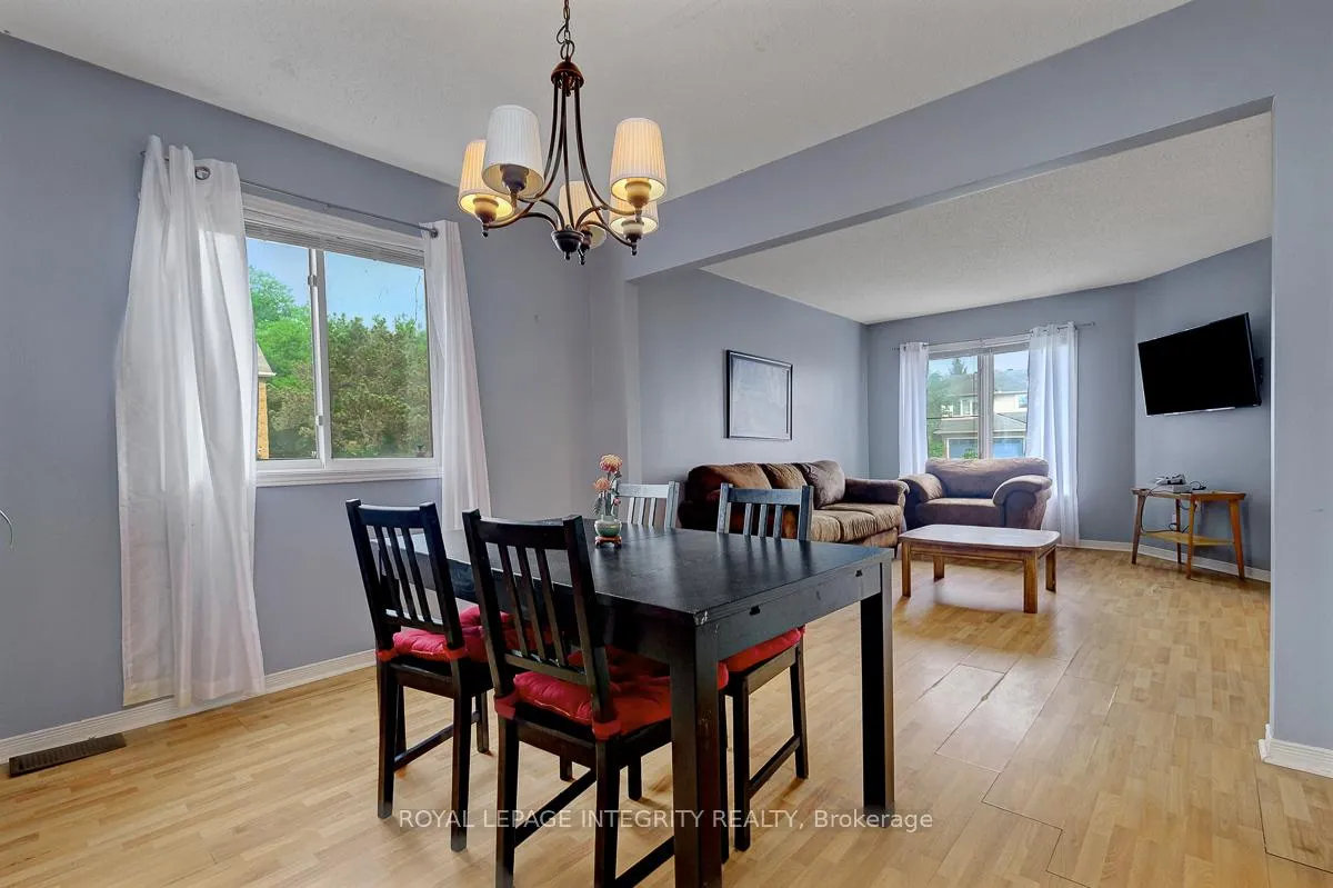 Photo 11 of 45 Stonemeadow Drive, Ottawa, Kanata - Bridlewood — HOMEH