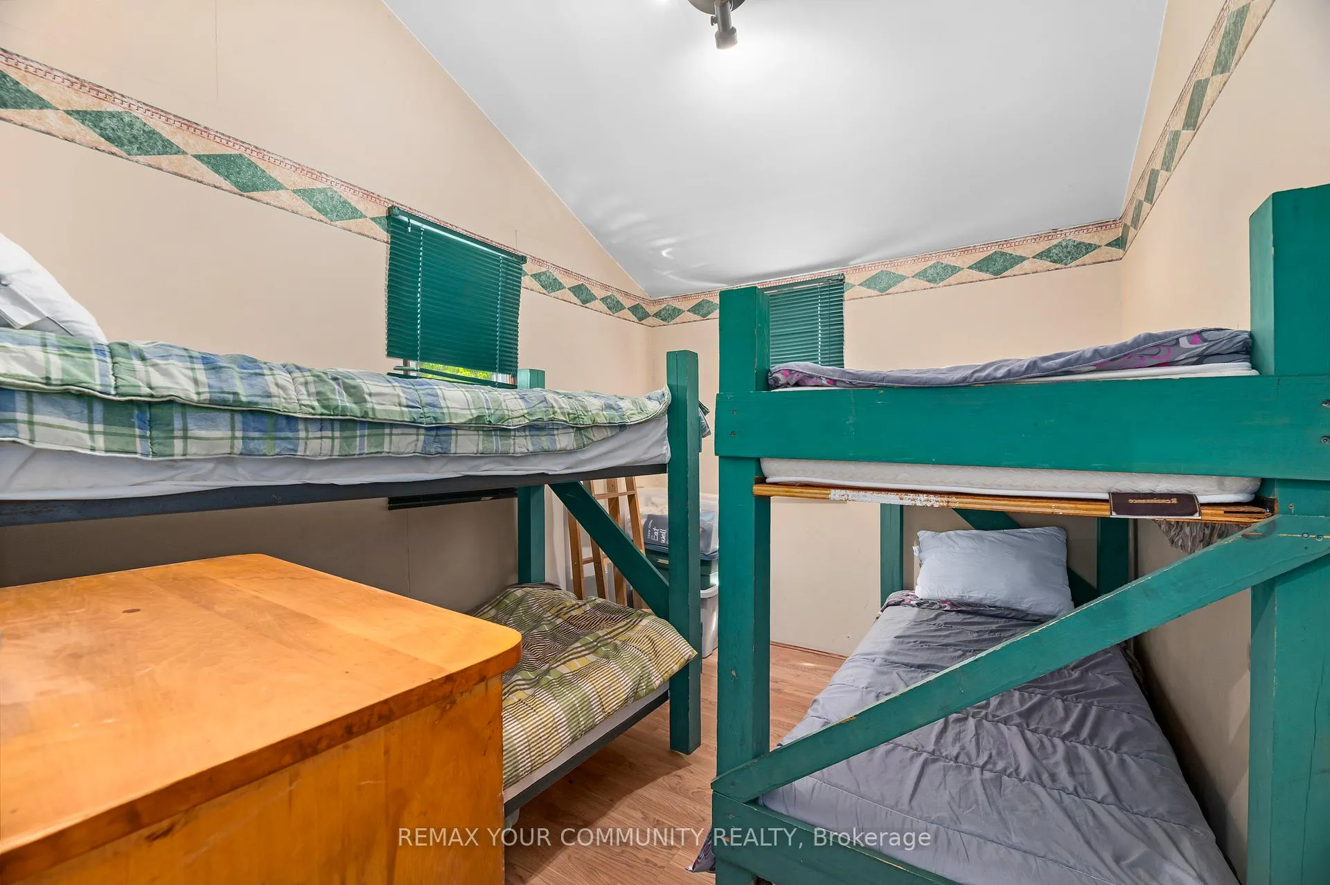 Photo 25 of 943 Helen Street, Innisfil, Alcona — HOMEH